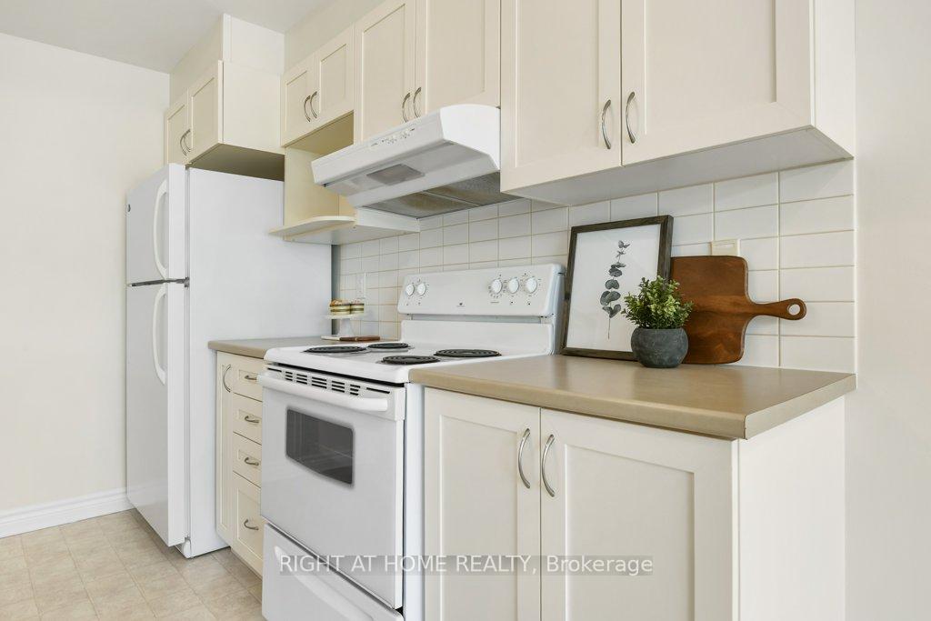 Photo 16 of Unit 303, 200 Glenroy Gilbert Drive, Ottawa, Barrhaven - Strandherd — HOMEH