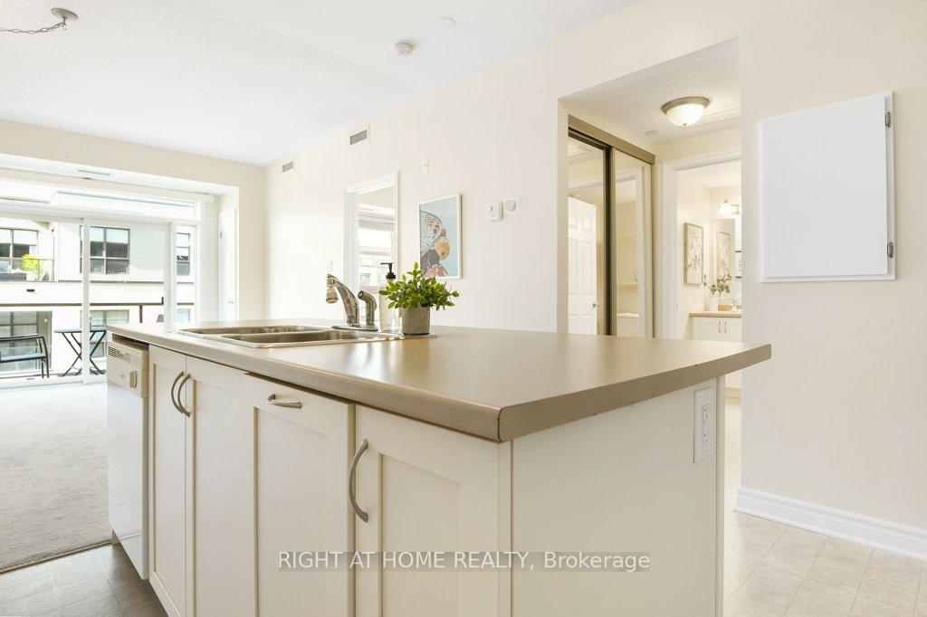 Photo 17 of Unit 303, 200 Glenroy Gilbert Drive, Ottawa, Barrhaven - Strandherd — HOMEH