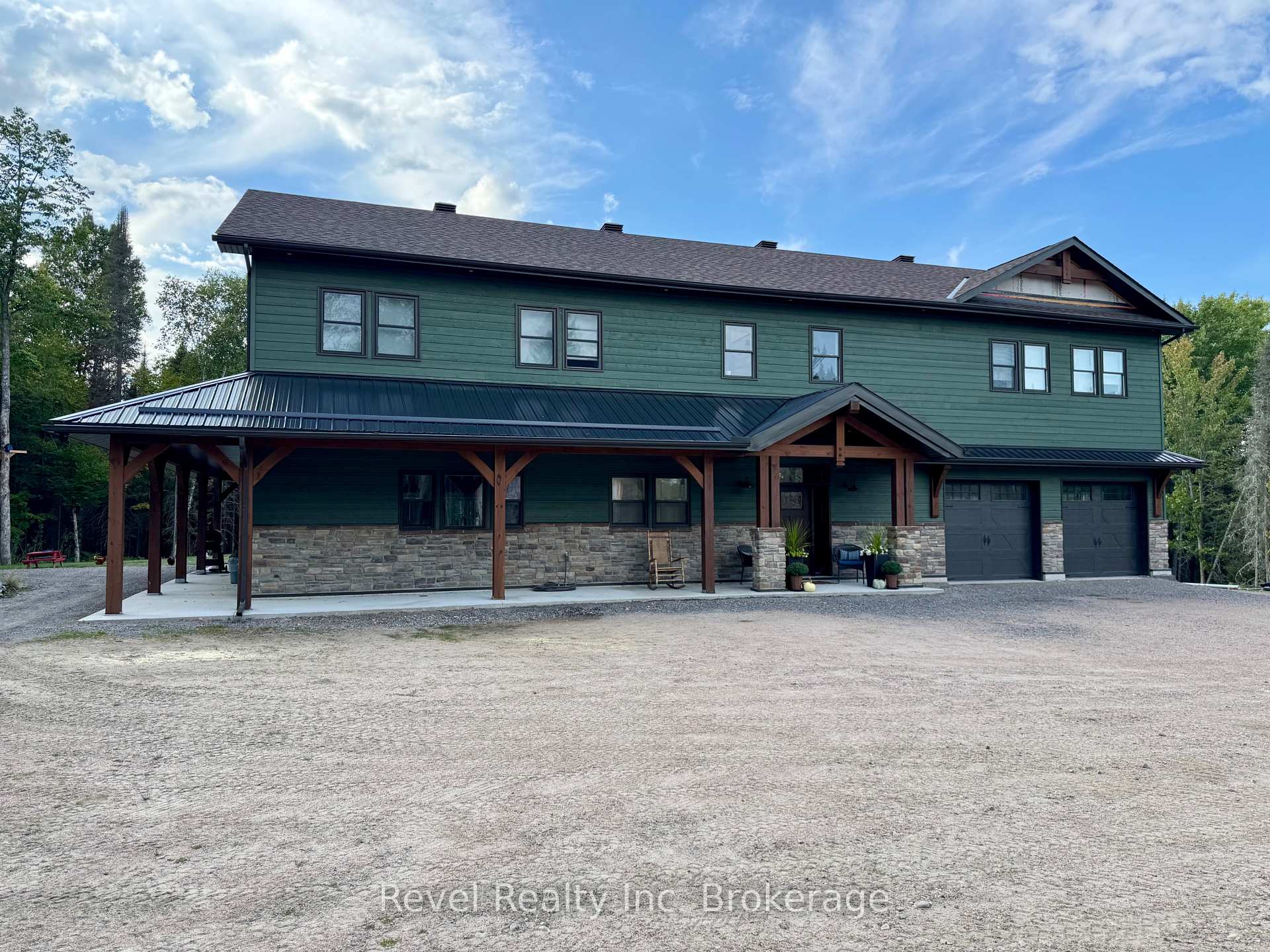 Front of 1196 River Road