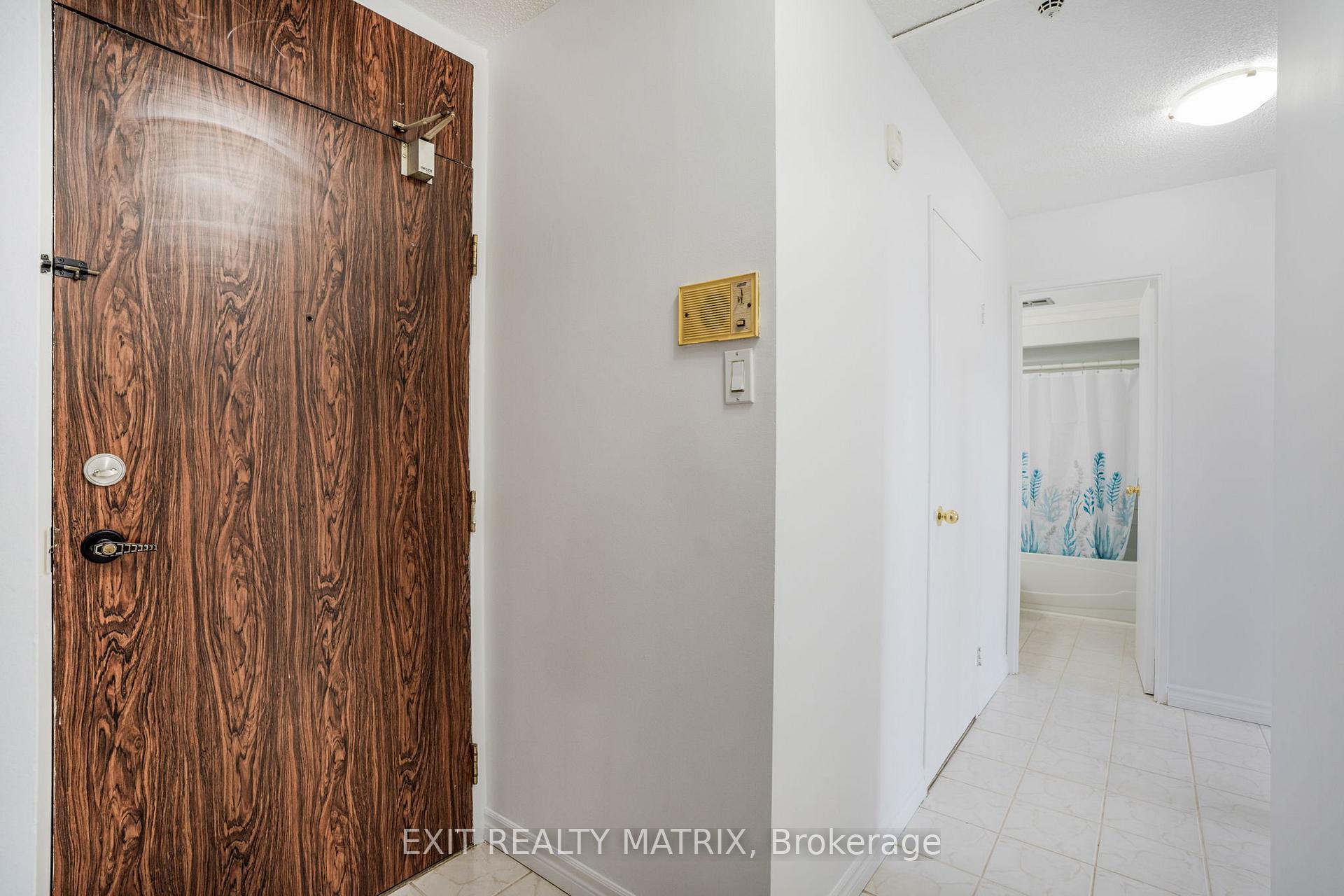 Photo 4 of Unit 217, 2000 Jasmine Crescent, Ottawa, Beacon Hill South — HOMEH