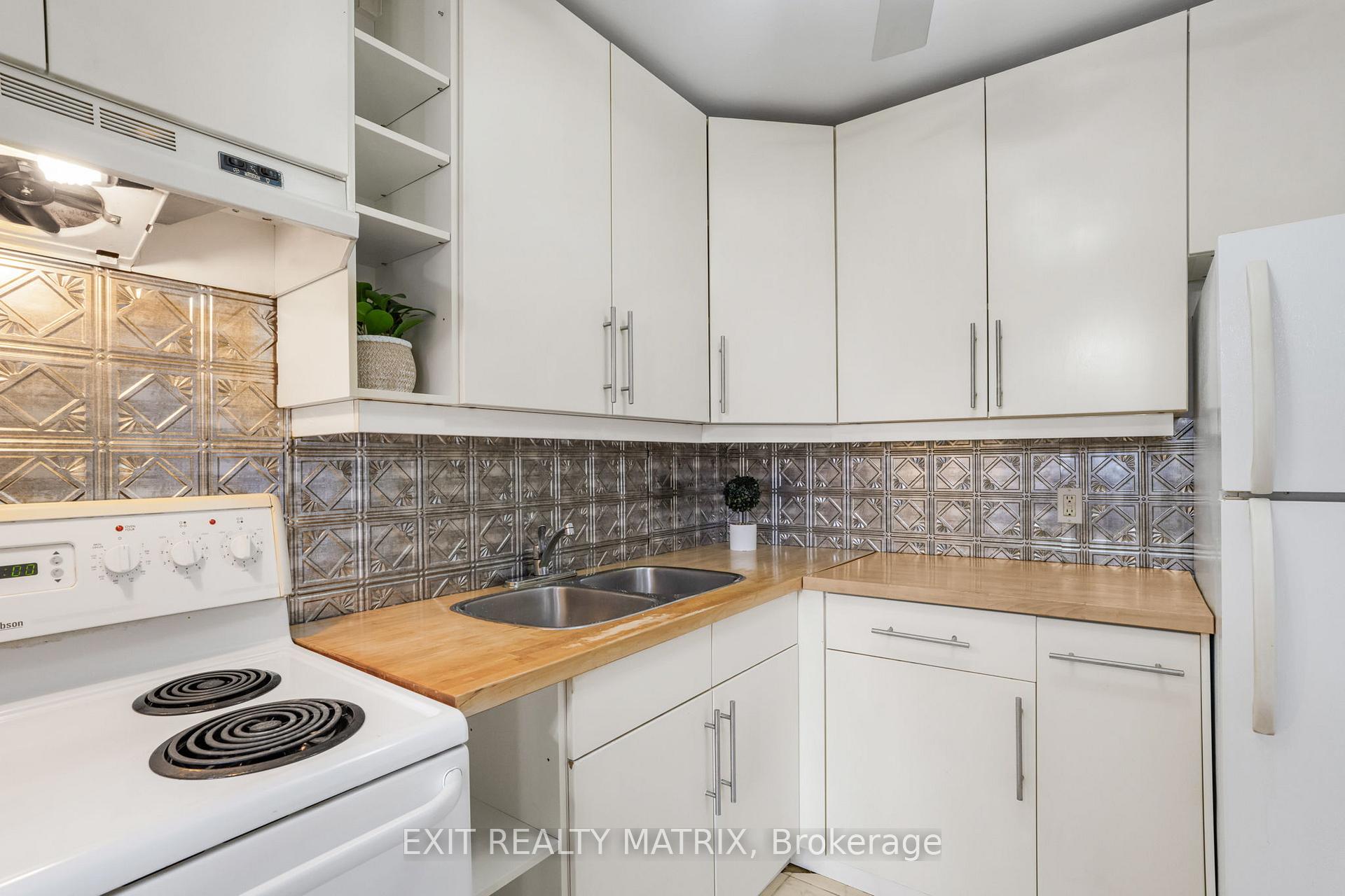 Photo 7 of Unit 217, 2000 Jasmine Crescent, Ottawa, Beacon Hill South — HOMEH