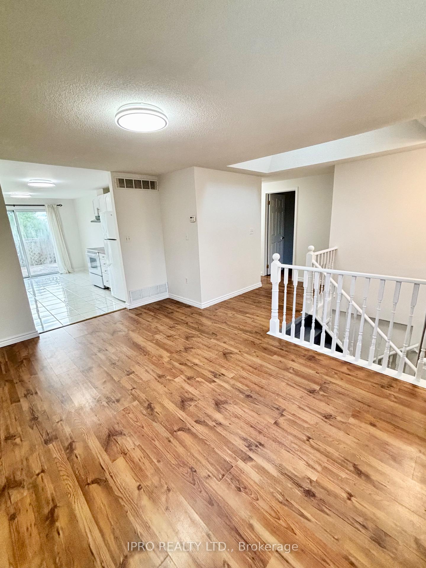 Photo 6 of Upper - 93 Columbia Road, Barrie, Holly — HOMEH