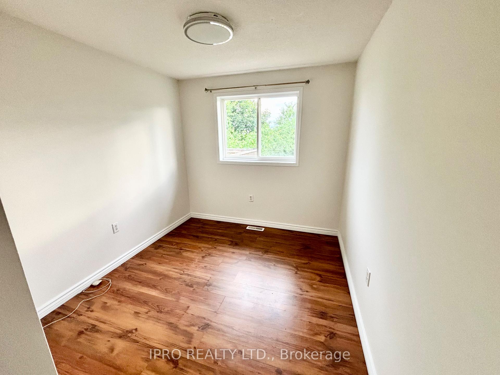 Photo 5 of Upper - 93 Columbia Road, Barrie, Holly — HOMEH