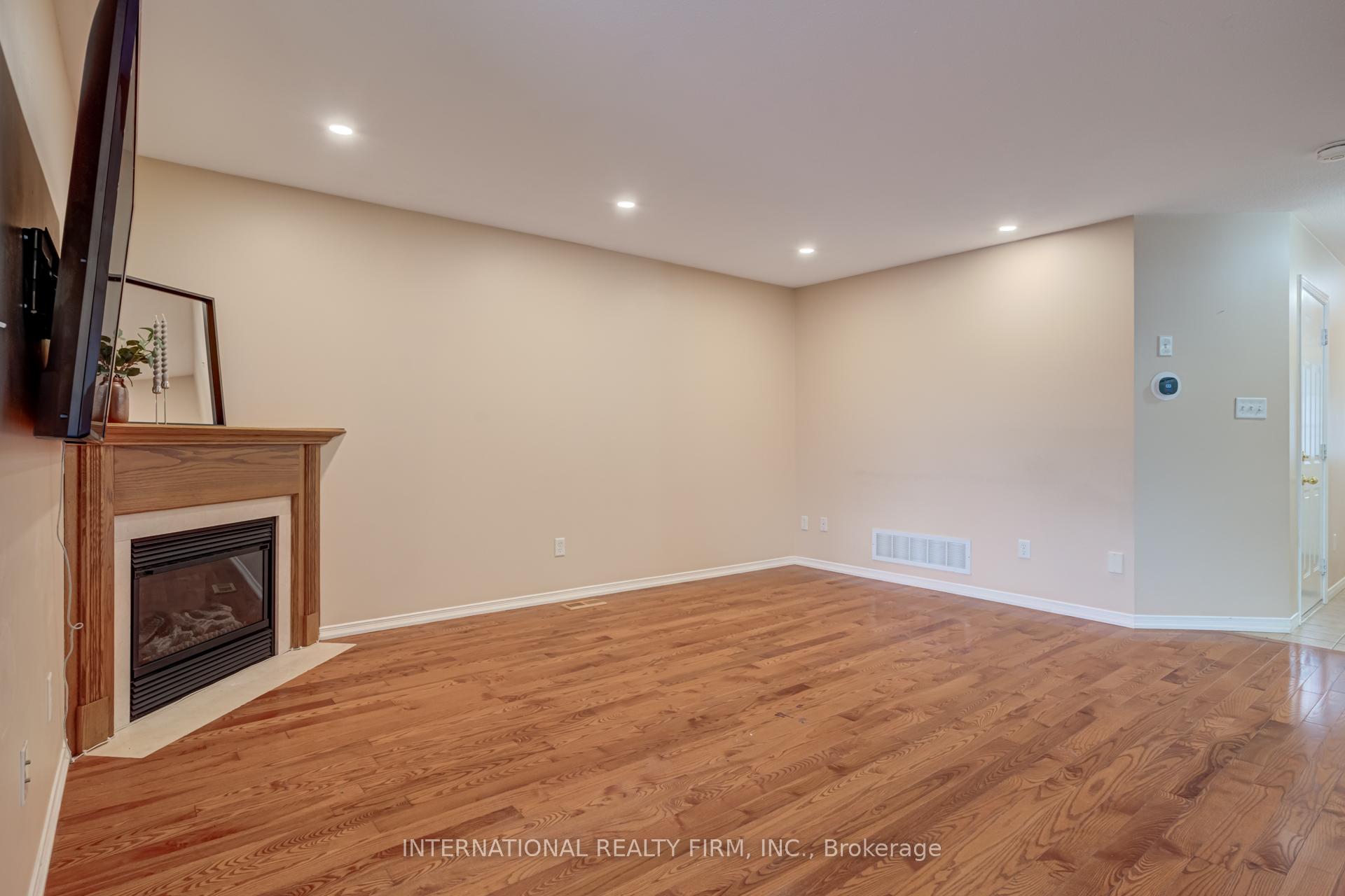 Photo 8 of Unit 47, 7 Southside Place, Hamilton, Mountview — HOMEH