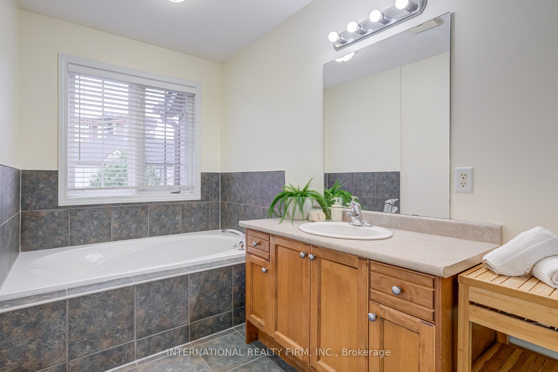 Photo 25 of Unit 47, 7 Southside Place, Hamilton, Mountview — HOMEH