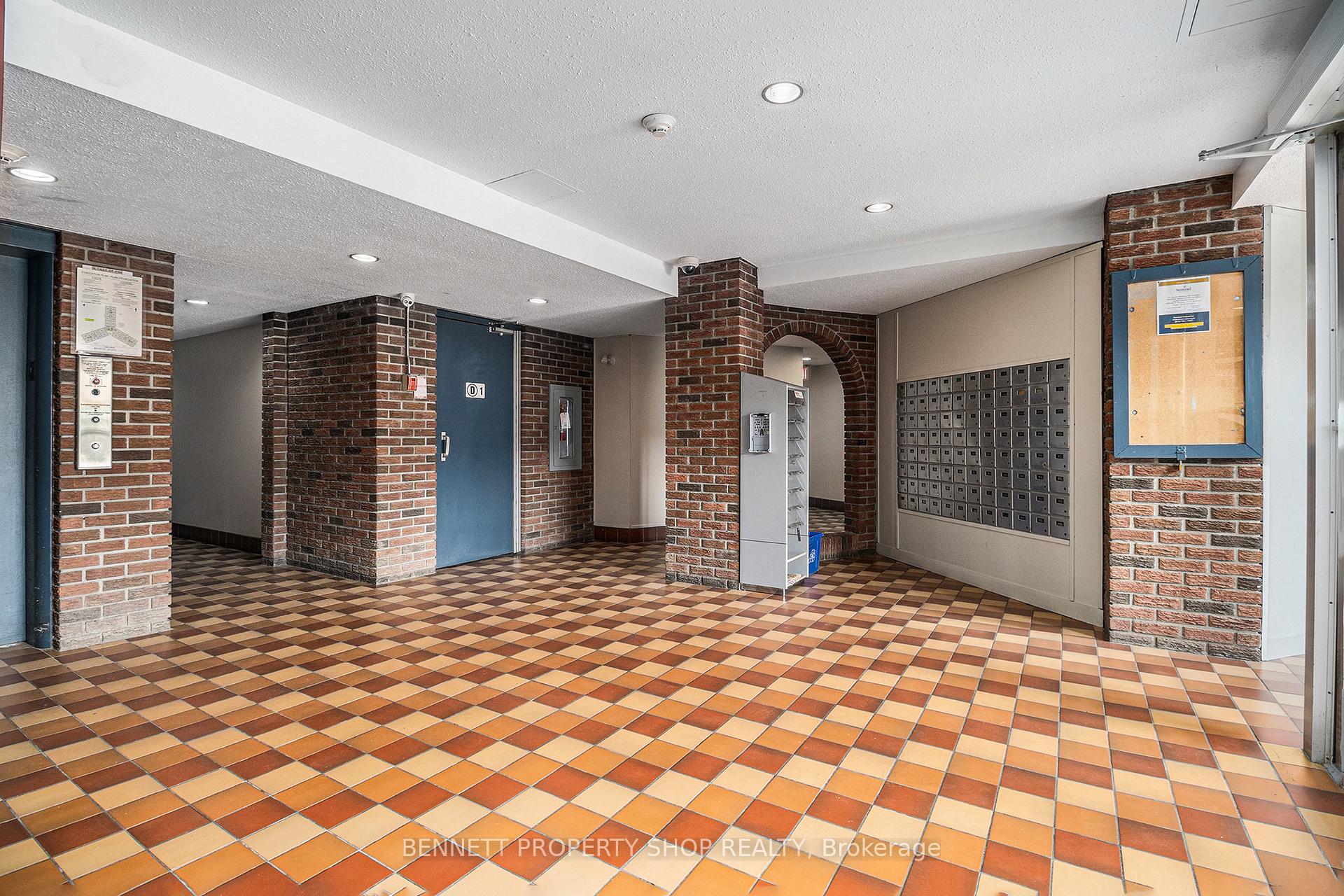 Photo 3 of Unit 206, 2041 Arrowsmith Drive, Ottawa, Beacon Hill South — HOMEH