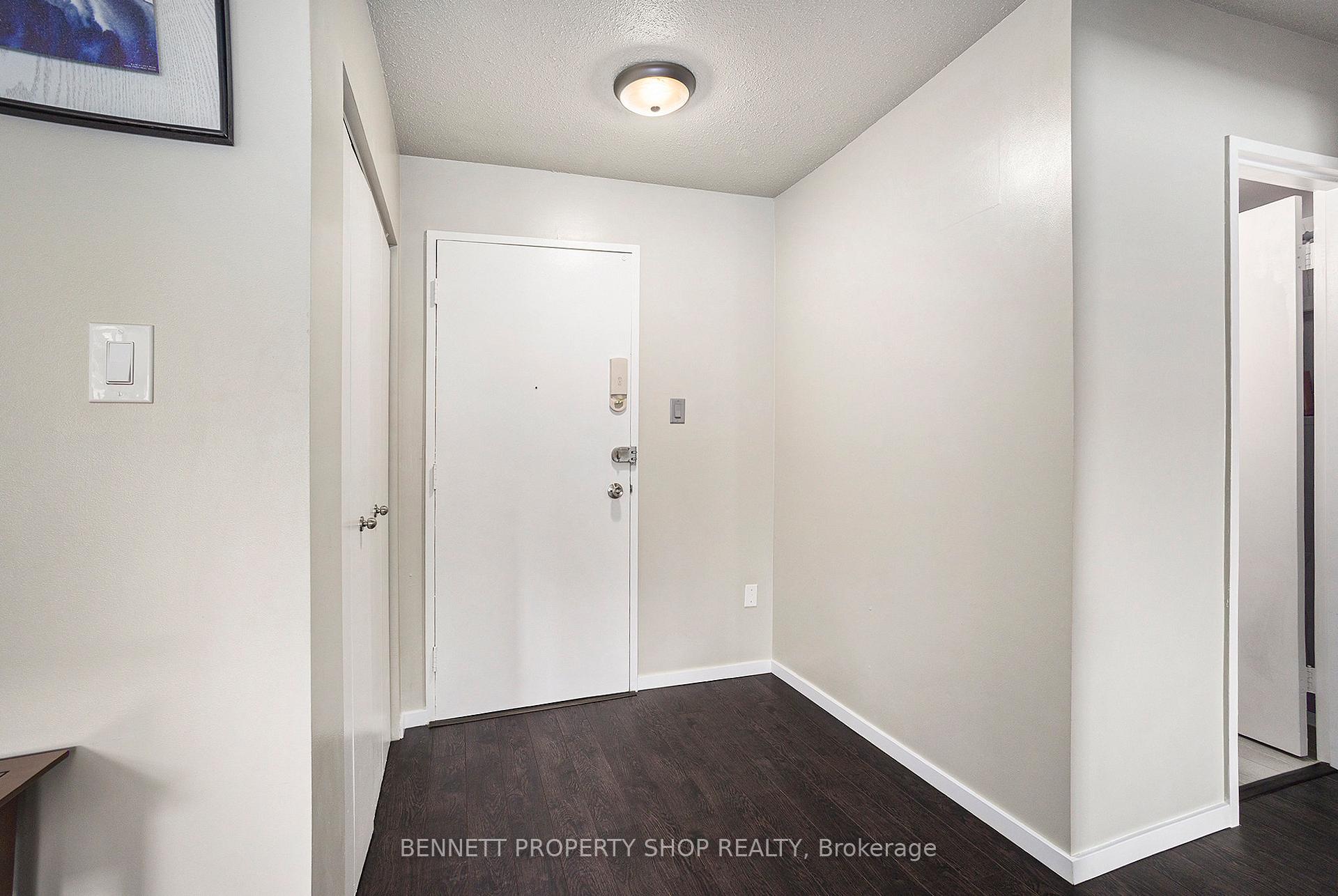 Photo 5 of Unit 206, 2041 Arrowsmith Drive, Ottawa, Beacon Hill South — HOMEH