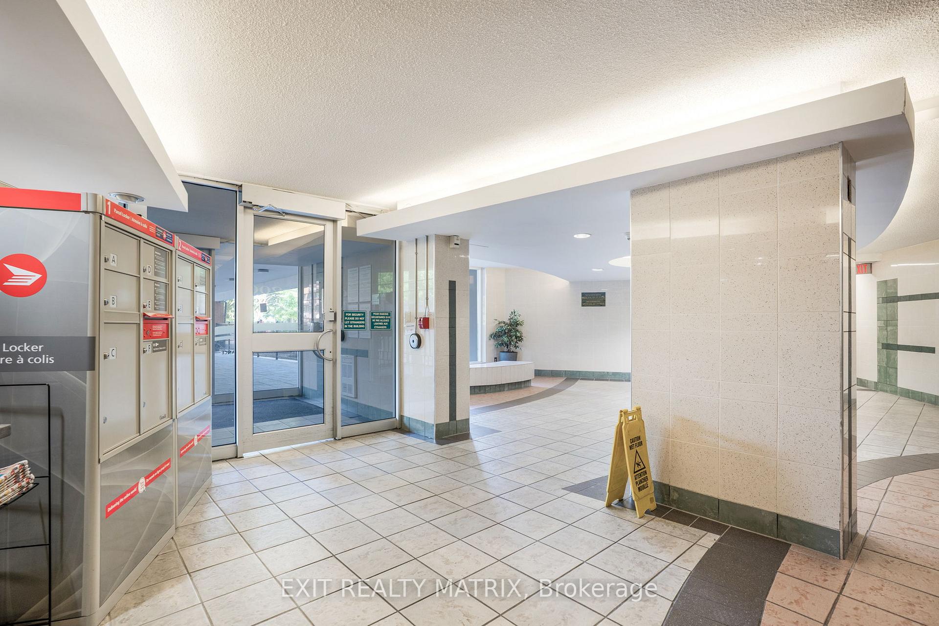 Photo 3 of Unit 1005, 2000 Jasmine Crescent, Ottawa, Beacon Hill South — HOMEH