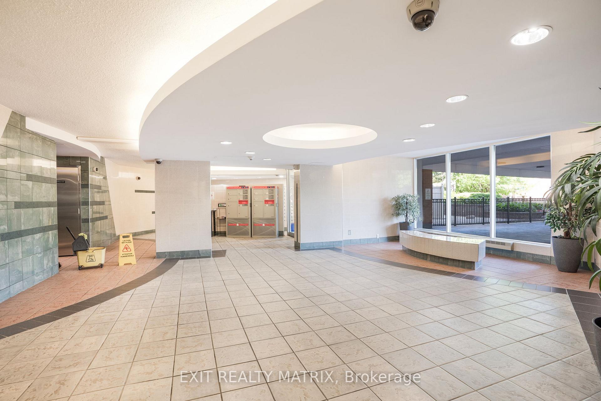Photo 4 of Unit 1005, 2000 Jasmine Crescent, Ottawa, Beacon Hill South — HOMEH