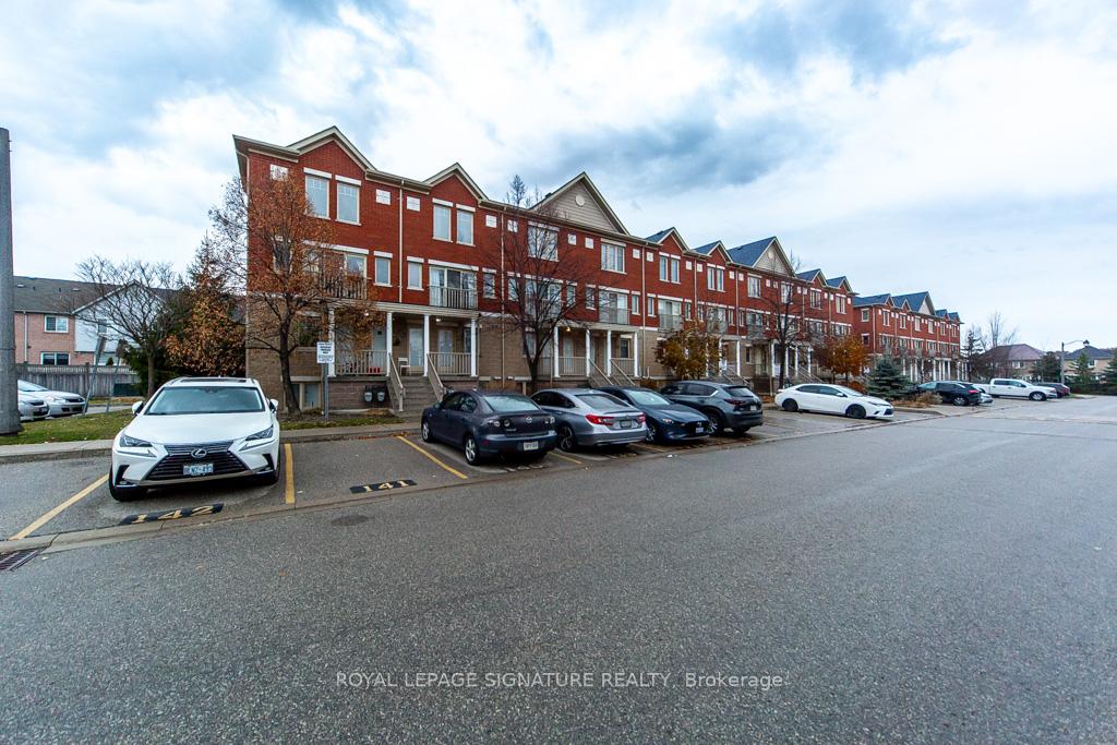 Photo 5 of Unit 22, 5050 Intrepid Drive, Mississauga, Churchill Meadows — HOMEH