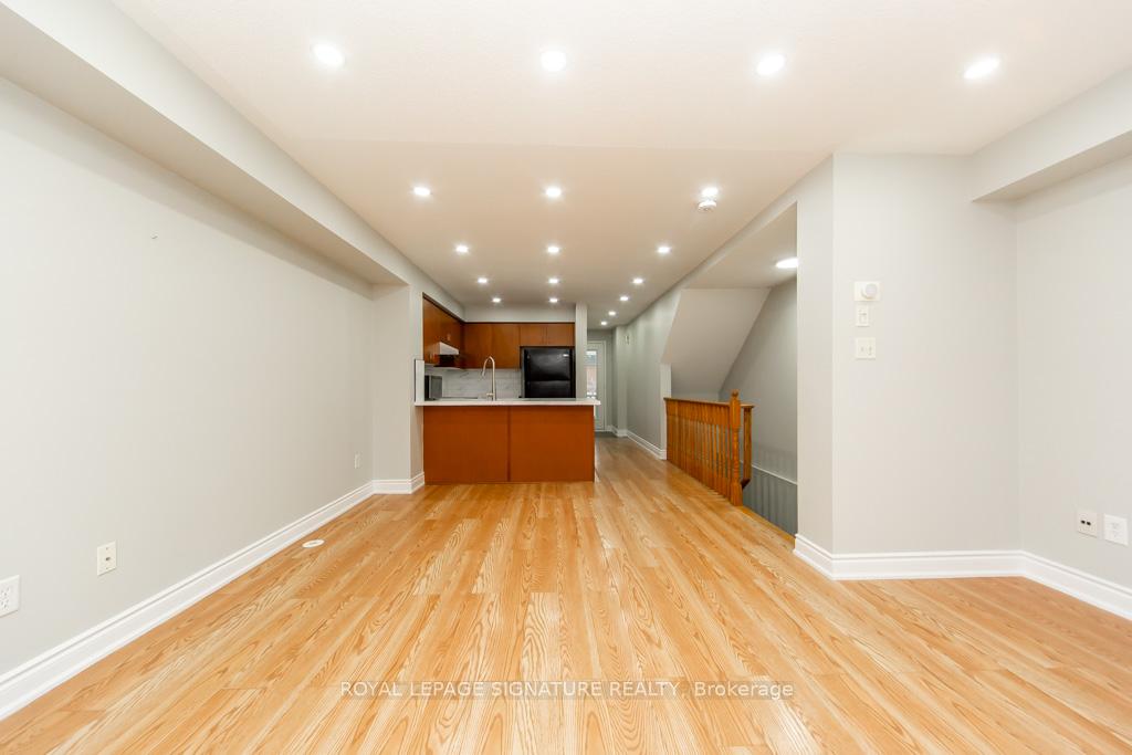 Photo 14 of Unit 22, 5050 Intrepid Drive, Mississauga, Churchill Meadows — HOMEH