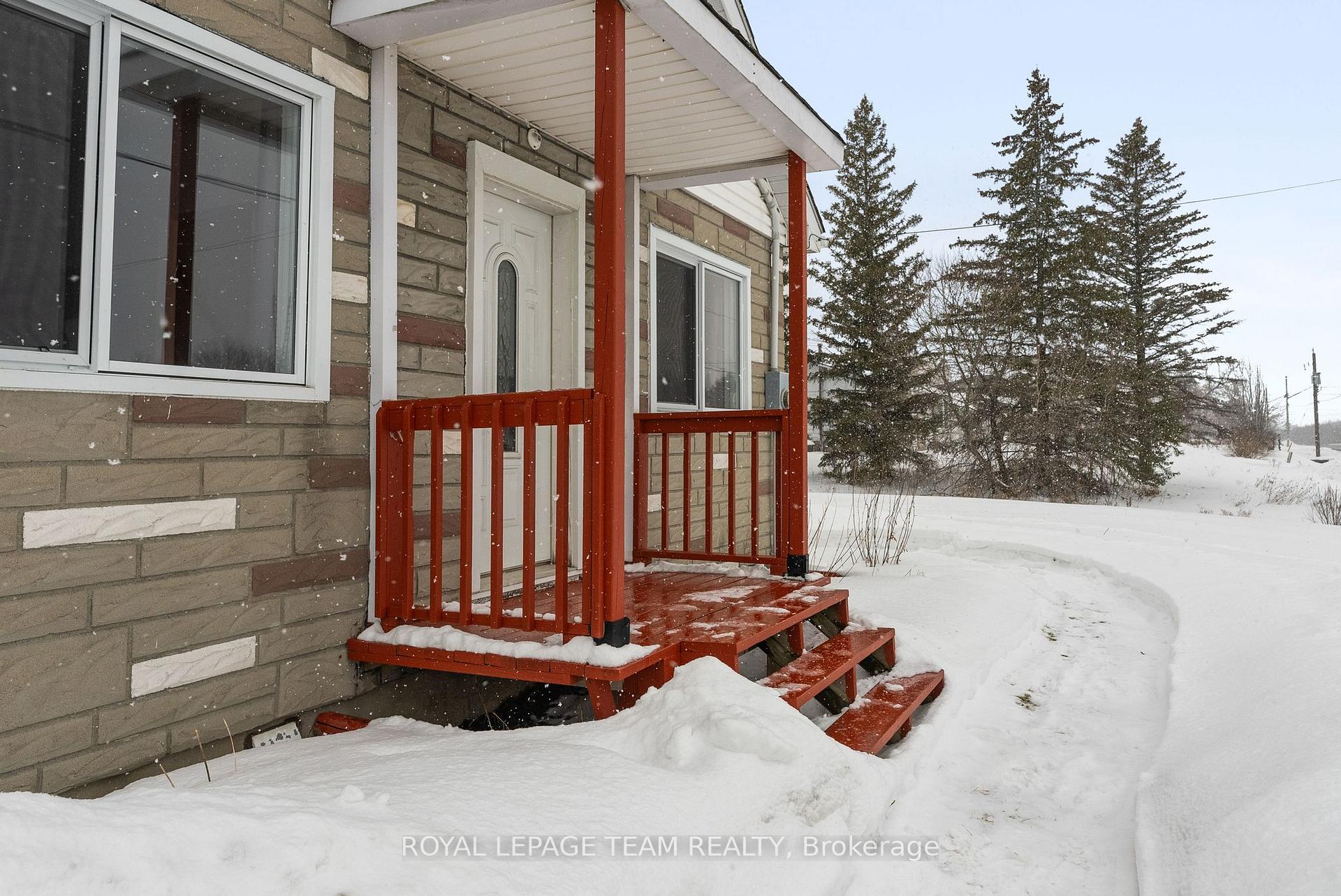 Photo 2 of 6472 Russell Road, Ottawa, Carlsbad Springs — HOMEH
