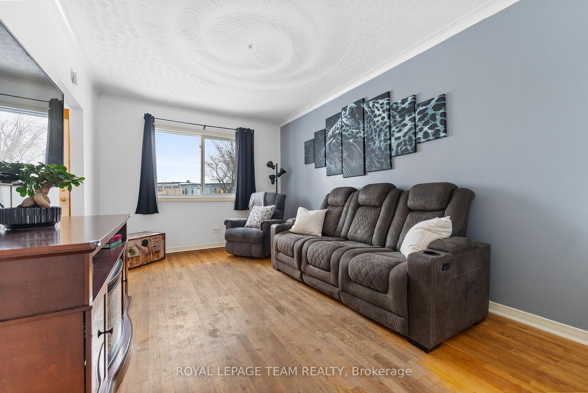 Photo 11 of 6472 Russell Road, Ottawa, Carlsbad Springs — HOMEH