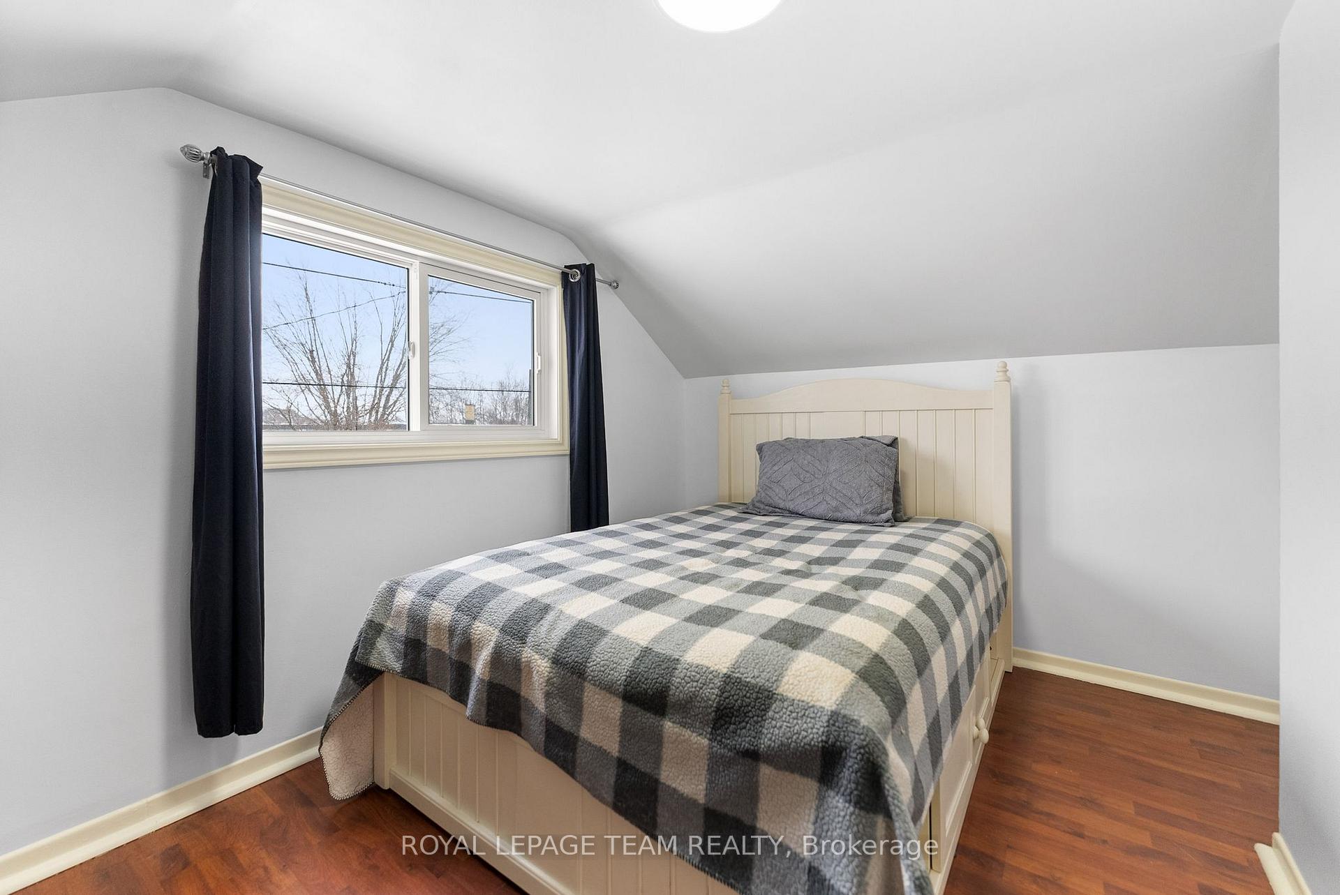 Photo 14 of 6472 Russell Road, Ottawa, Carlsbad Springs — HOMEH