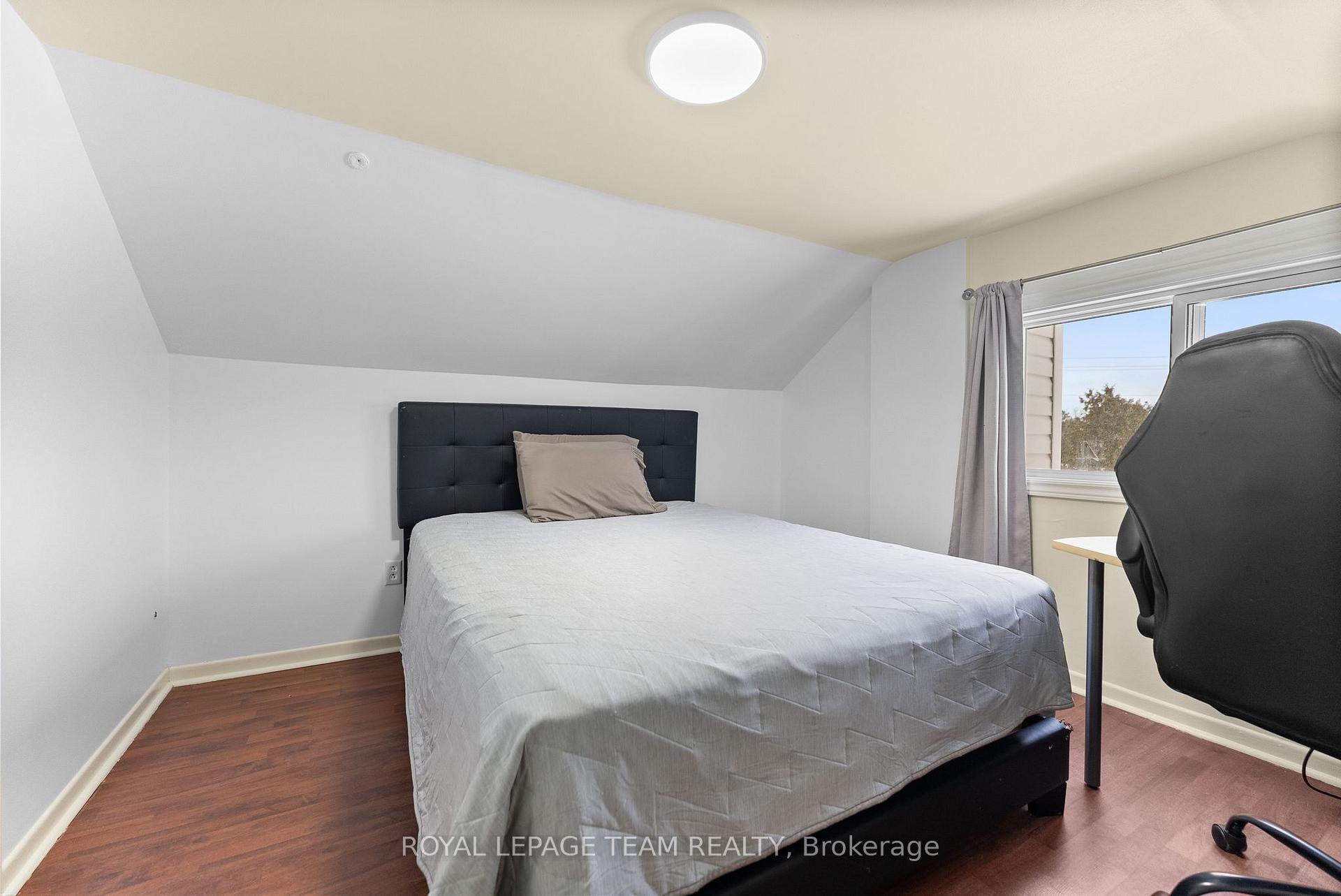 Photo 15 of 6472 Russell Road, Ottawa, Carlsbad Springs — HOMEH