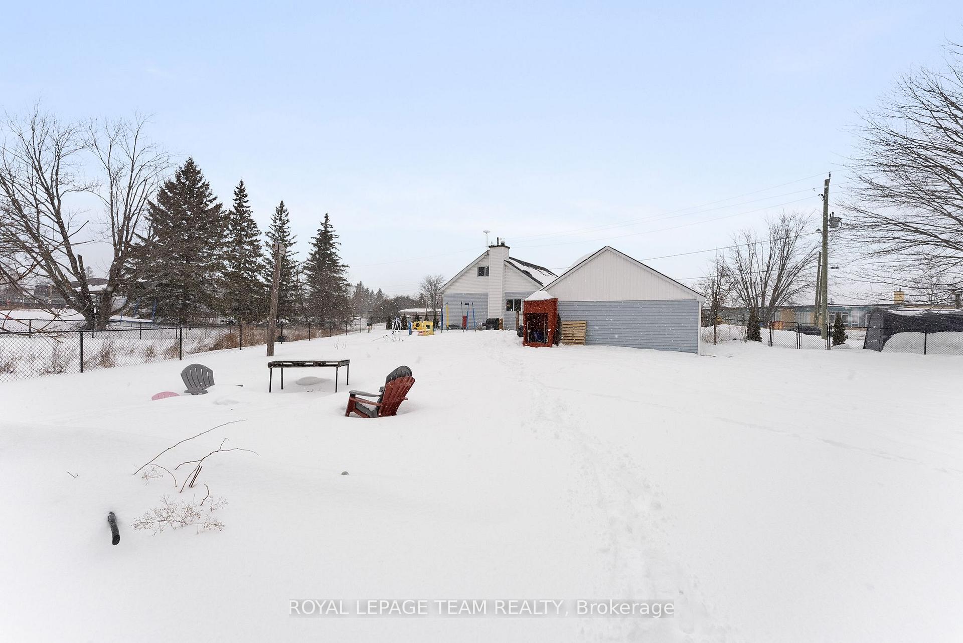 Photo 23 of 6472 Russell Road, Ottawa, Carlsbad Springs — HOMEH