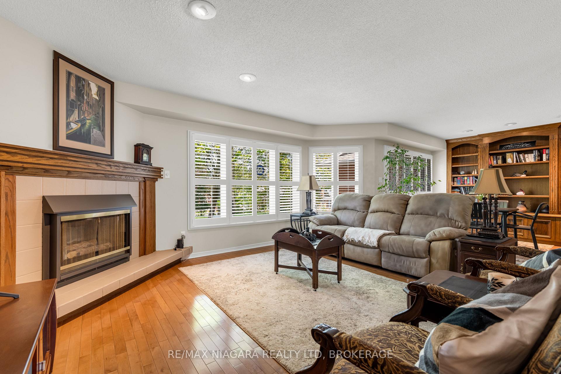 Photo 4 of Unit 17, 375 Book Road, Grimsby, Grimsby Beach — HOMEH