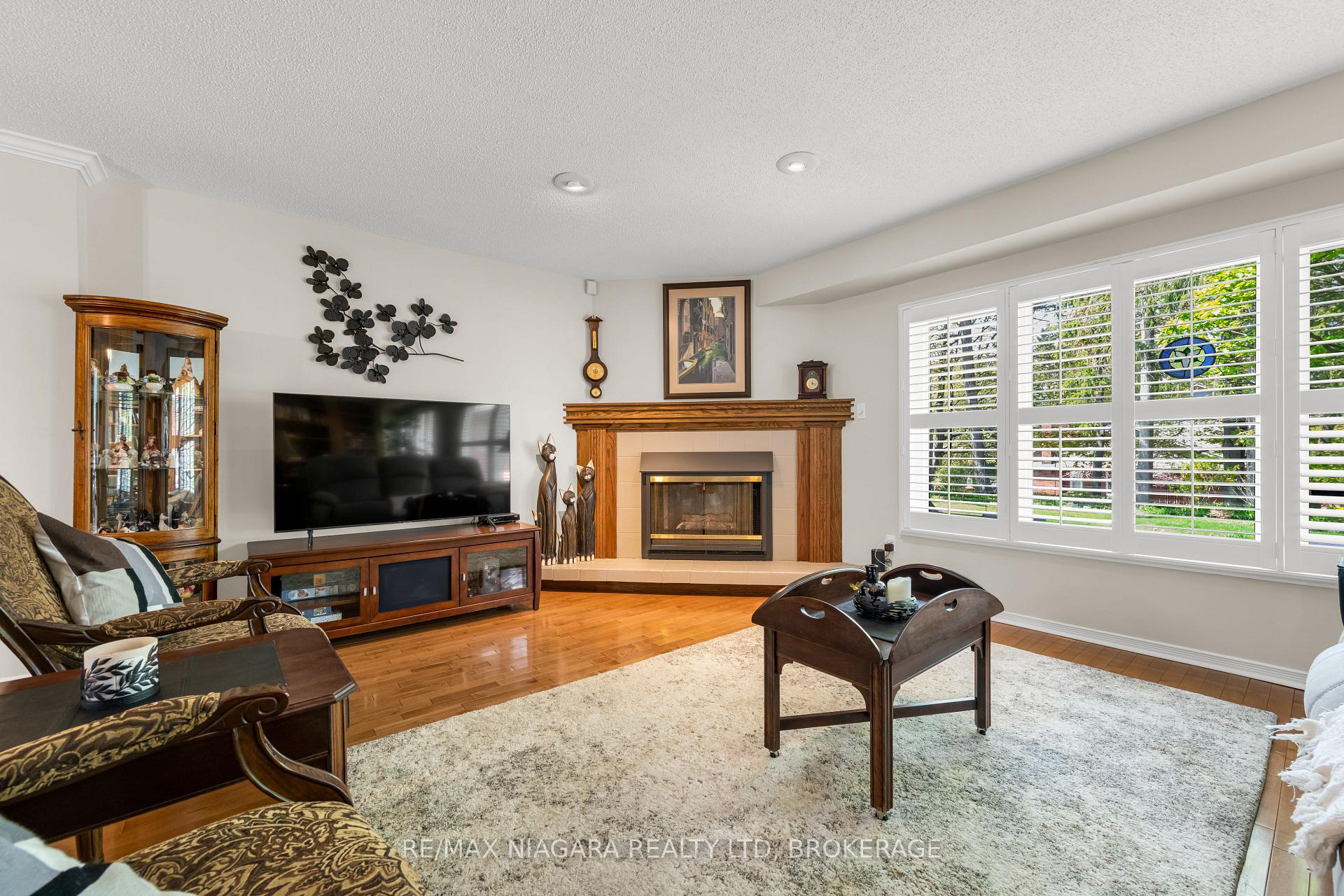 Photo 5 of Unit 17, 375 Book Road, Grimsby, Grimsby Beach — HOMEH