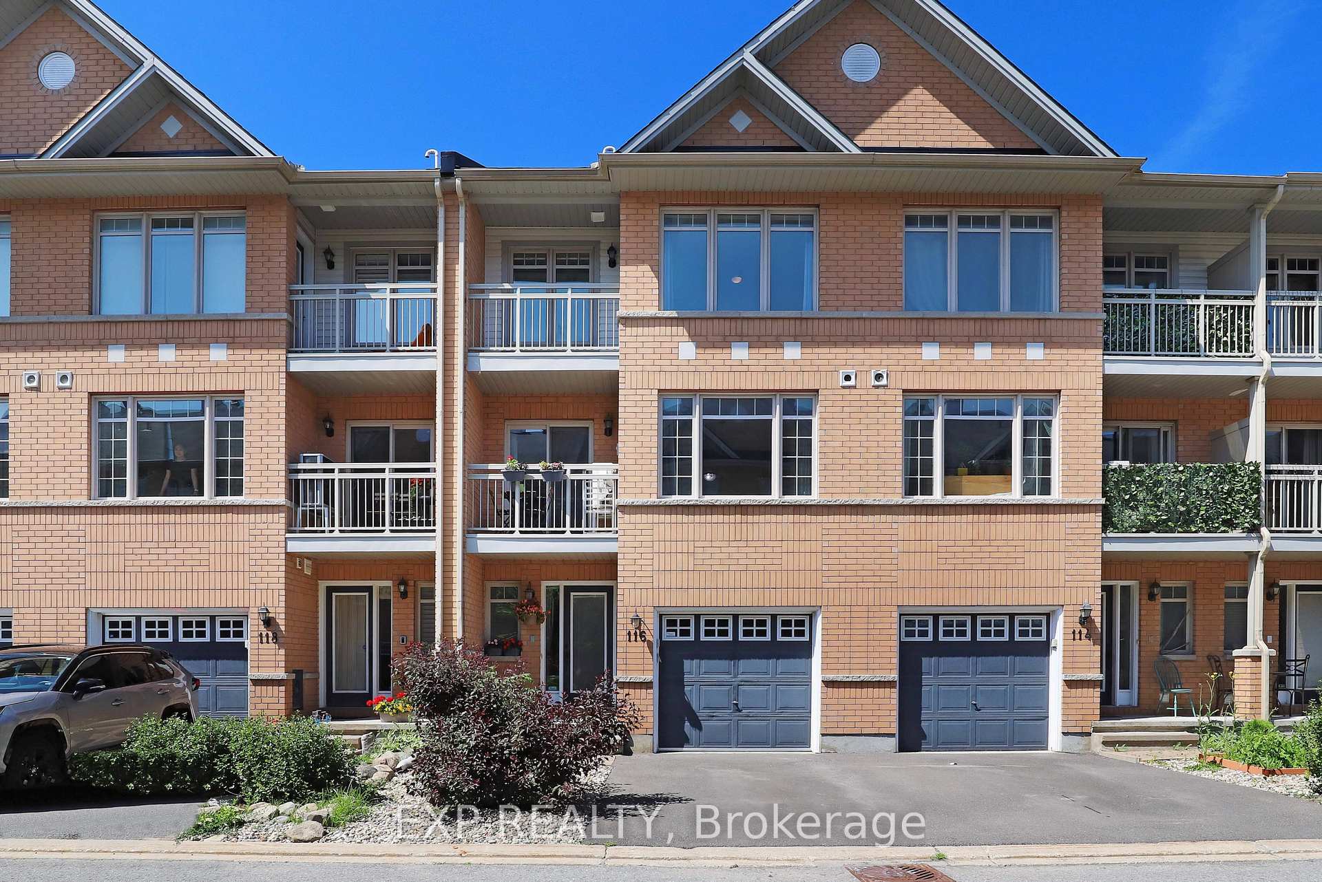 Photo 1 of 116 Quito Private, Ottawa, Merivale Industrial Park/Citiplace — HOMEH