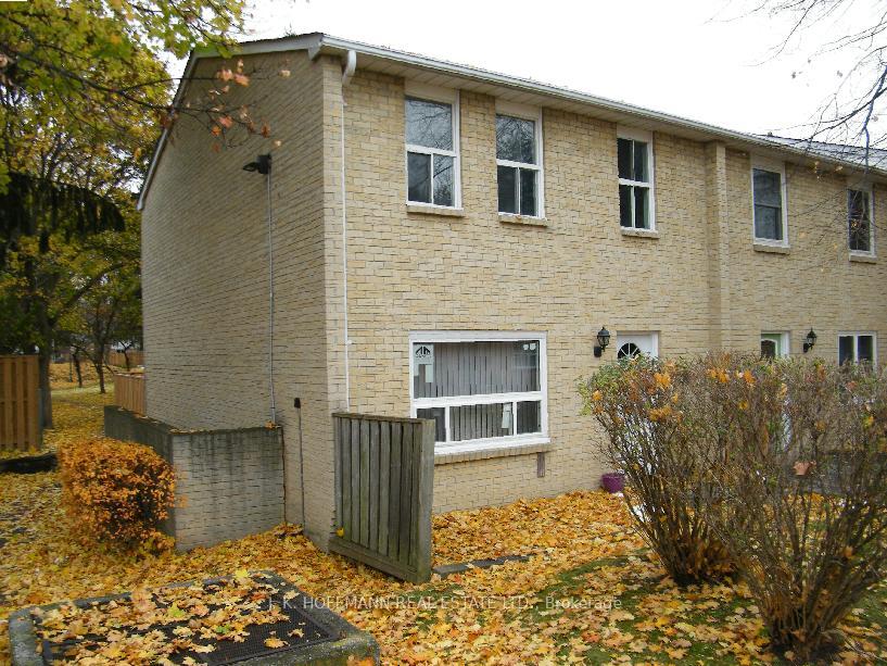 Photo 3 of Unit 36, 1050 Shawnmarr Road, Mississauga, Port Credit — HOMEH