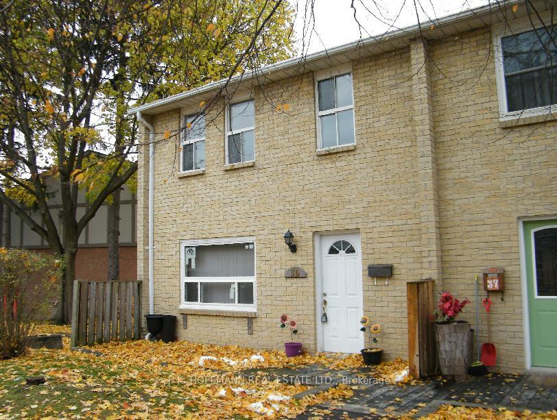 Photo 4 of Unit 36, 1050 Shawnmarr Road, Mississauga, Port Credit — HOMEH