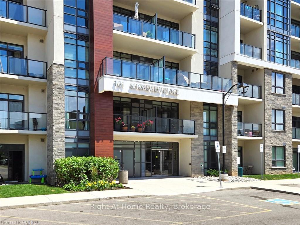 Photo 4 of Unit 111, 101 Shoreview Place, Hamilton, Lakeshore — HOMEH