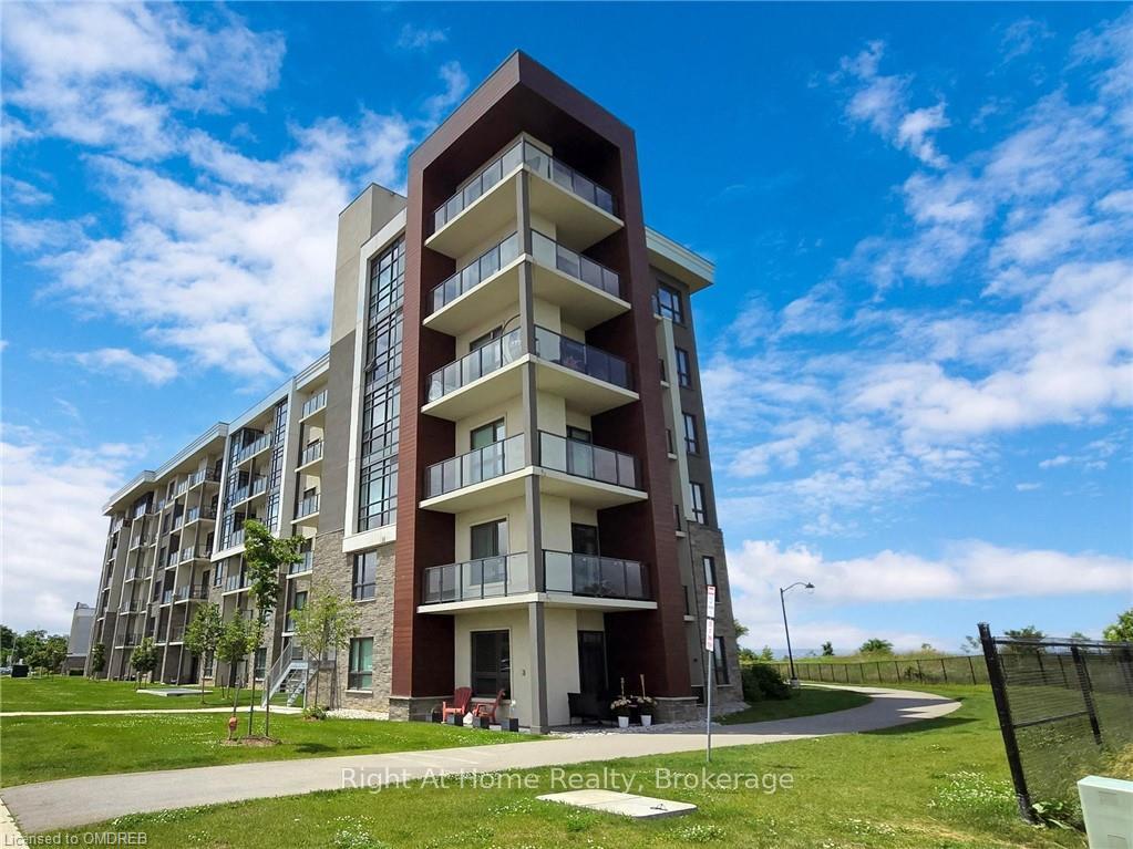 Photo 18 of Unit 111, 101 Shoreview Place, Hamilton, Lakeshore — HOMEH