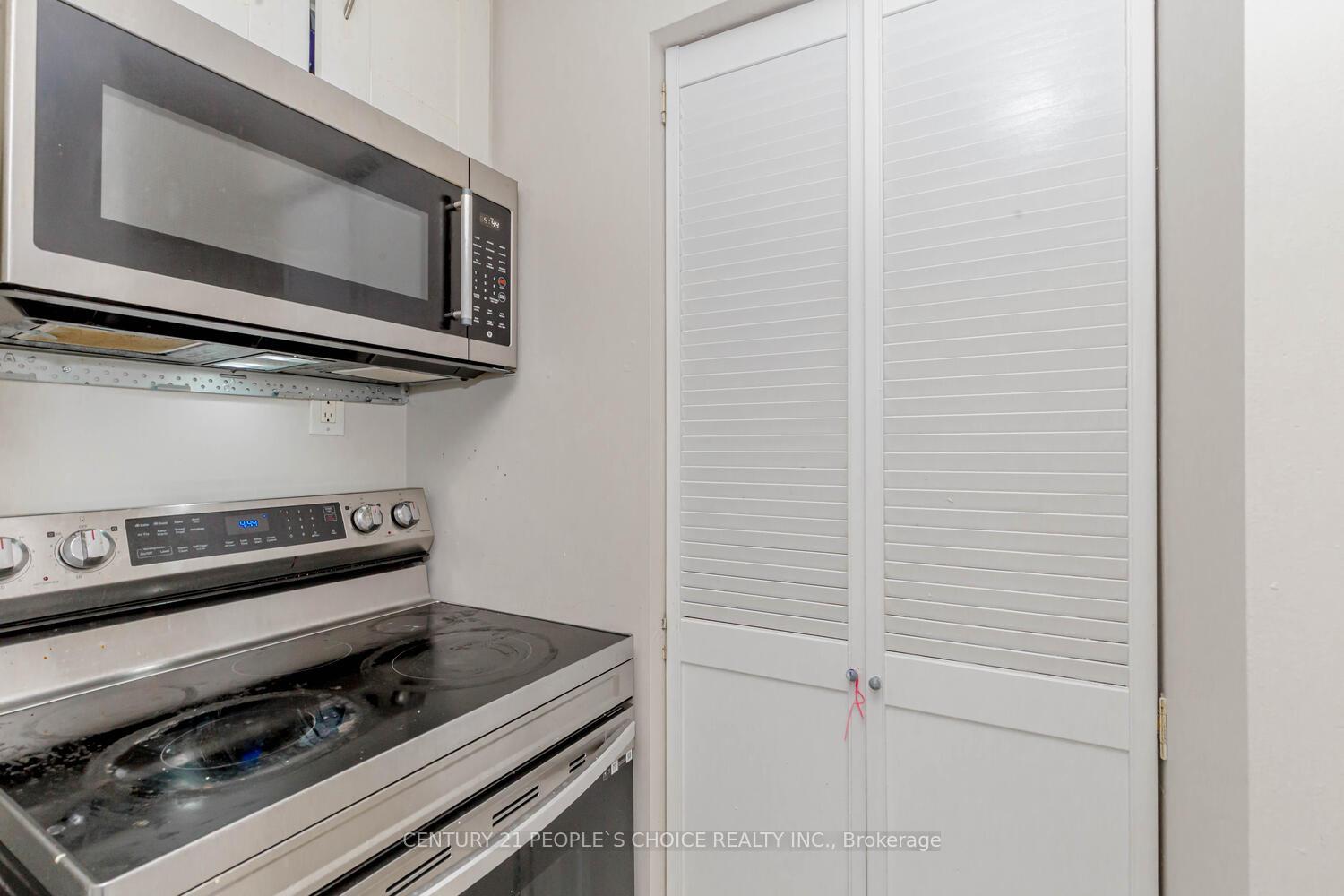 Photo 10 of Unit 303, 30 Bridge Street, Kitchener, Bridgeport — HOMEH