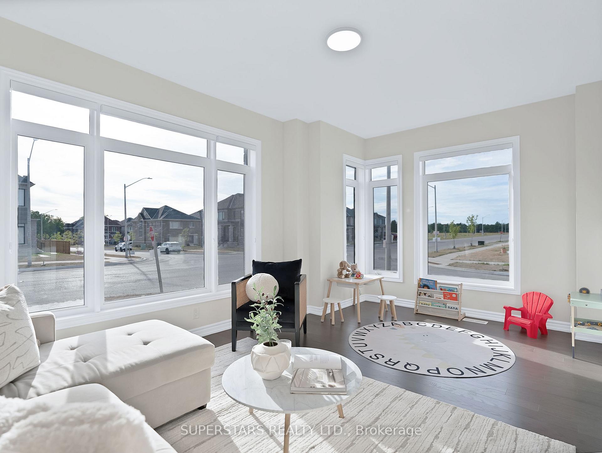 Photo 7 of 142 Terry Fox Drive, Barrie, Rural Barrie Southeast — HOMEH