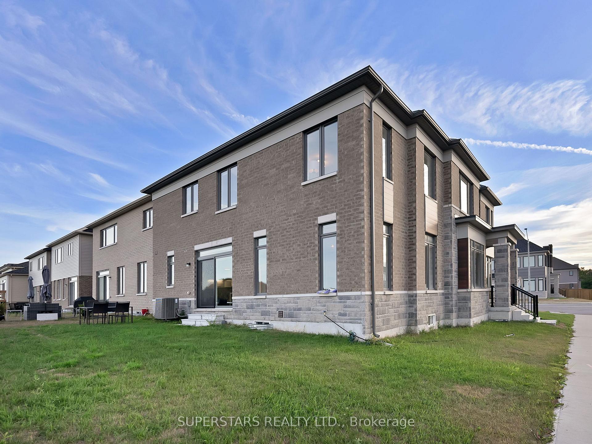 Photo 37 of 142 Terry Fox Drive, Barrie, Rural Barrie Southeast — HOMEH