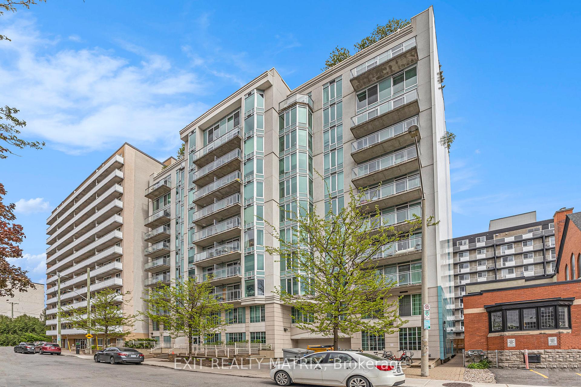 Front of Unit 1008, 138 Somerset Street W