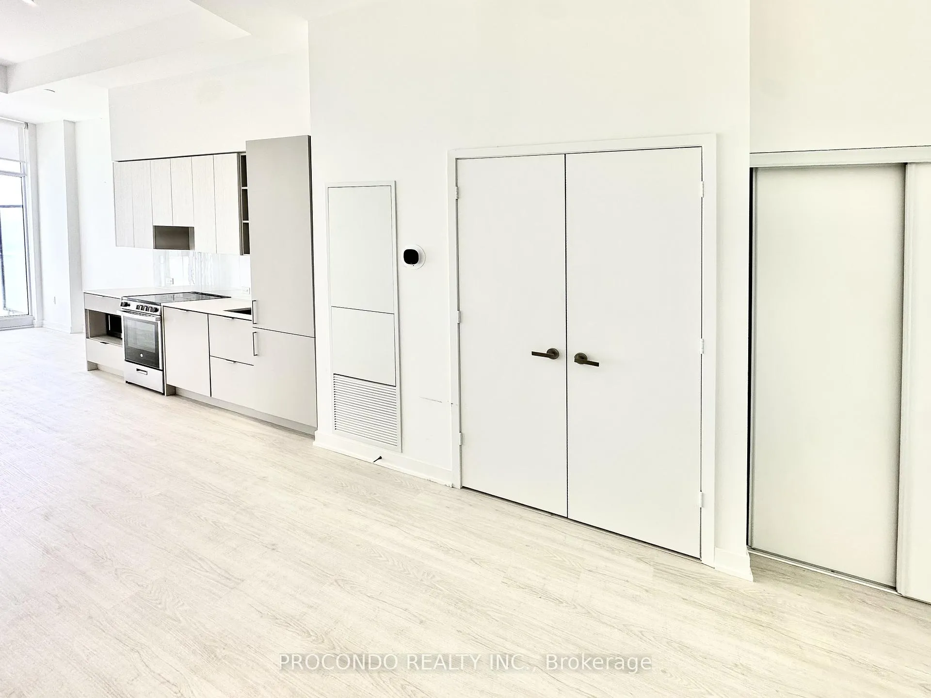 Photo 8 of Unit 619, 3883 Quartz Road, Mississauga, City Centre — HOMEH