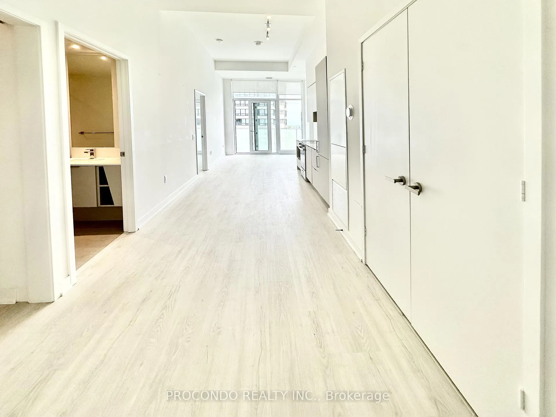 Photo 9 of Unit 619, 3883 Quartz Road, Mississauga, City Centre — HOMEH