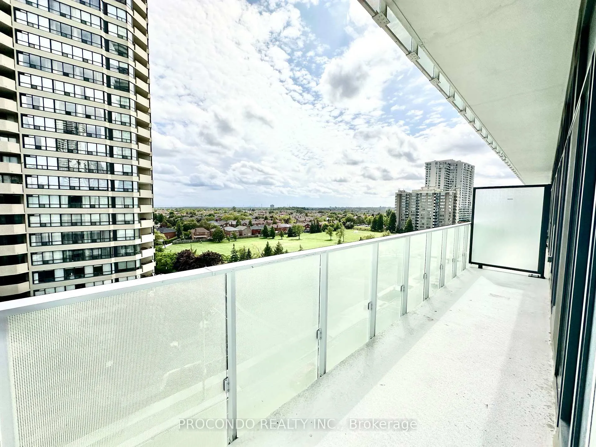 Photo 11 of Unit 619, 3883 Quartz Road, Mississauga, City Centre — HOMEH