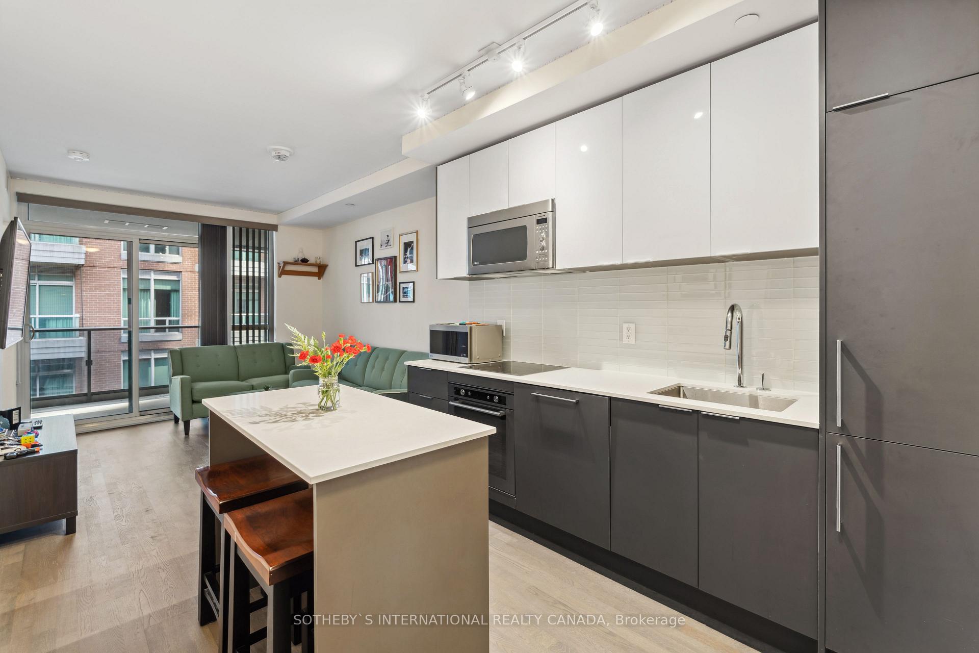 Photo 3 of Unit 607, 88 Cumberland Street, Toronto, The Annex — HOMEH