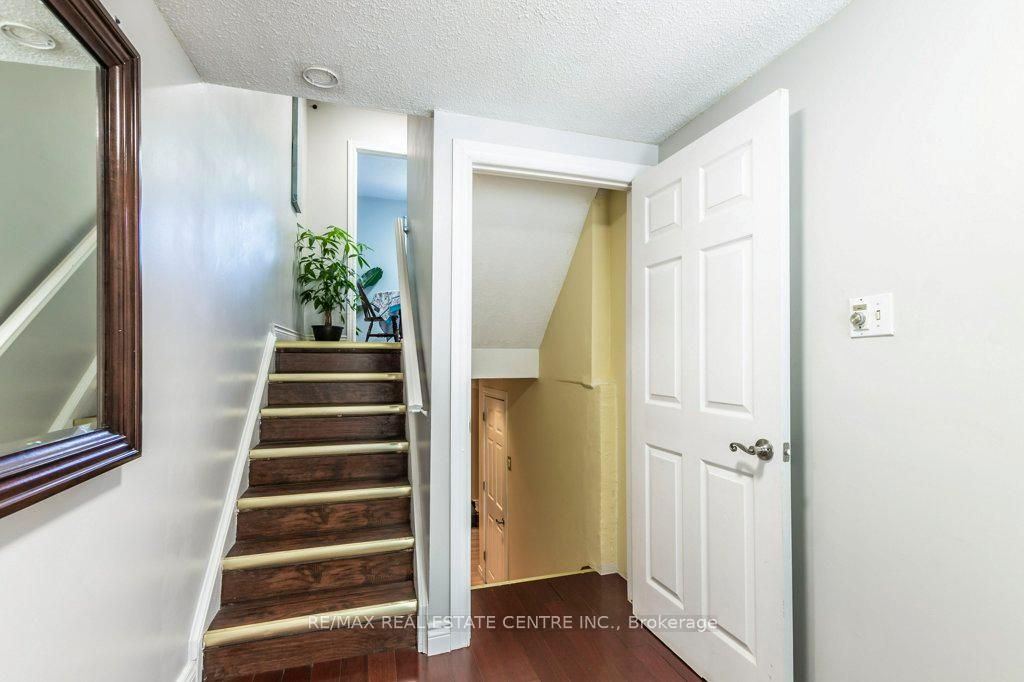Photo 6 of Unit M7, 444 Stone Church Road W, Hamilton, Gilkson — HOMEH