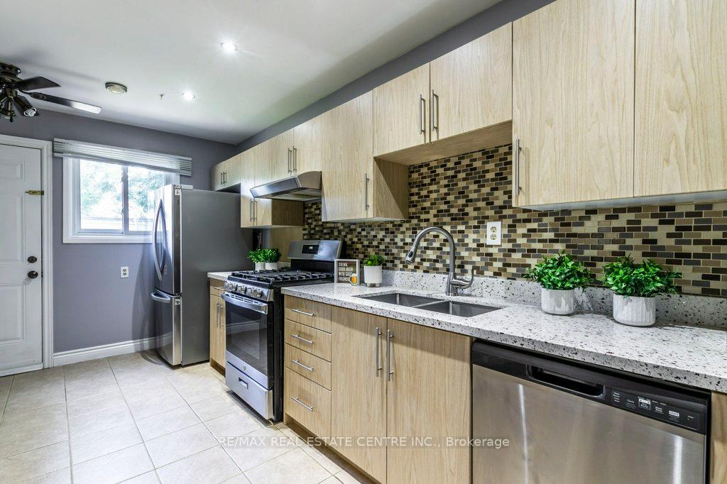 Photo 9 of Unit M7, 444 Stone Church Road W, Hamilton, Gilkson — HOMEH