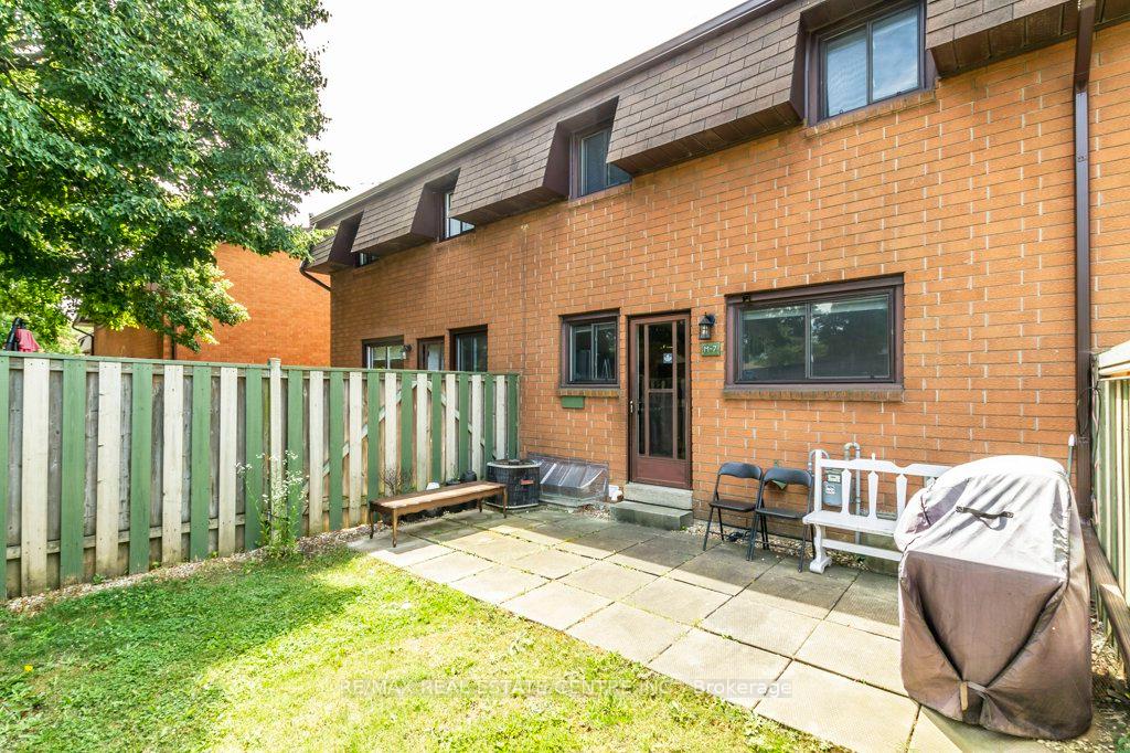 Photo 26 of Unit M7, 444 Stone Church Road W, Hamilton, Gilkson — HOMEH