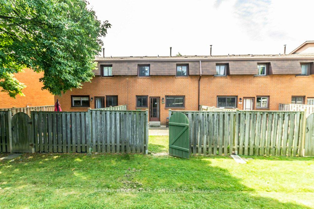 Photo 27 of Unit M7, 444 Stone Church Road W, Hamilton, Gilkson — HOMEH