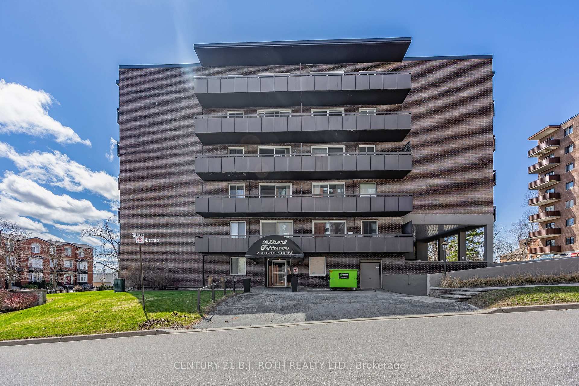 Photo 2 of Unit 32, 2 Albert Street, Barrie, North Shore — HOMEH