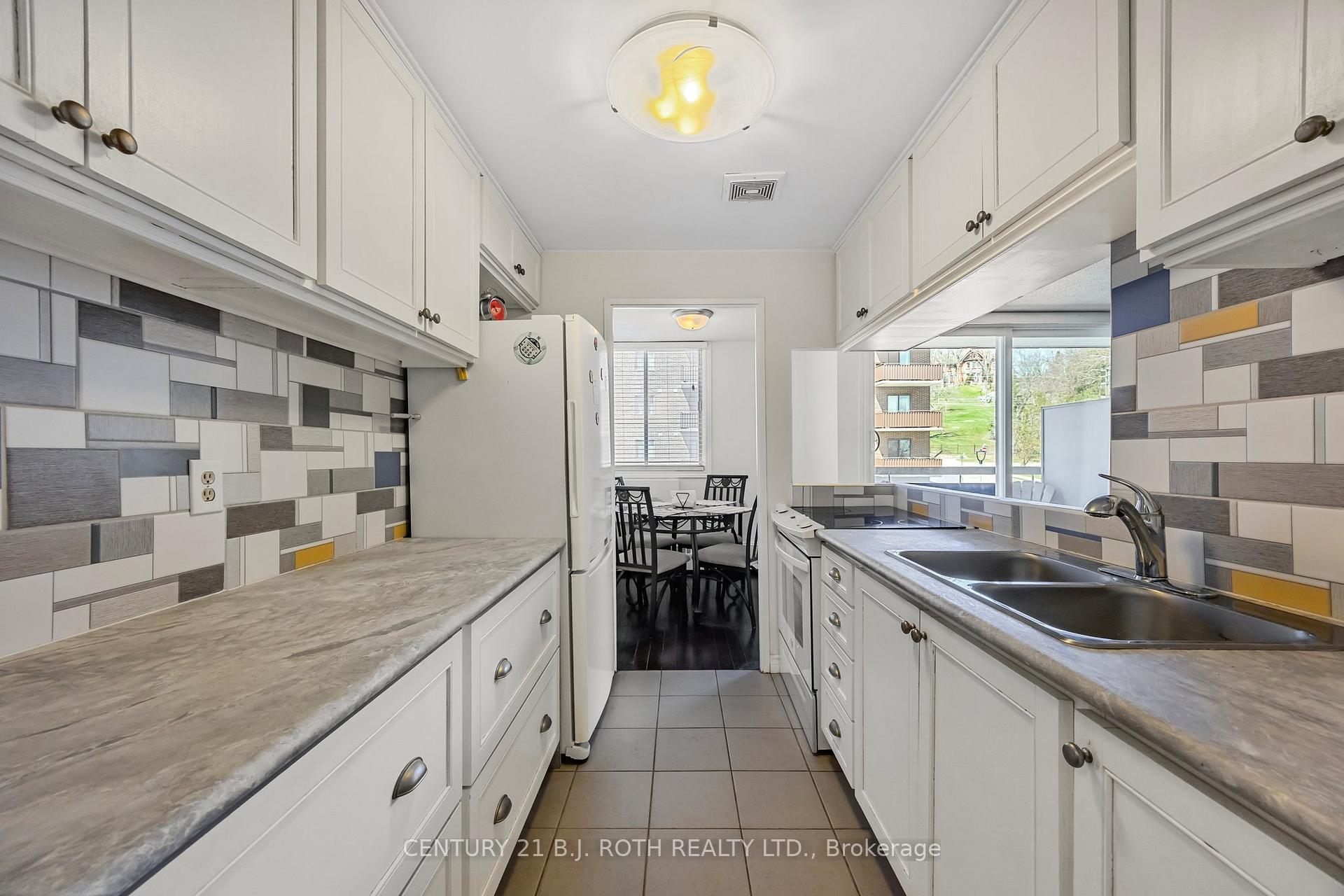 Photo 5 of Unit 32, 2 Albert Street, Barrie, North Shore — HOMEH