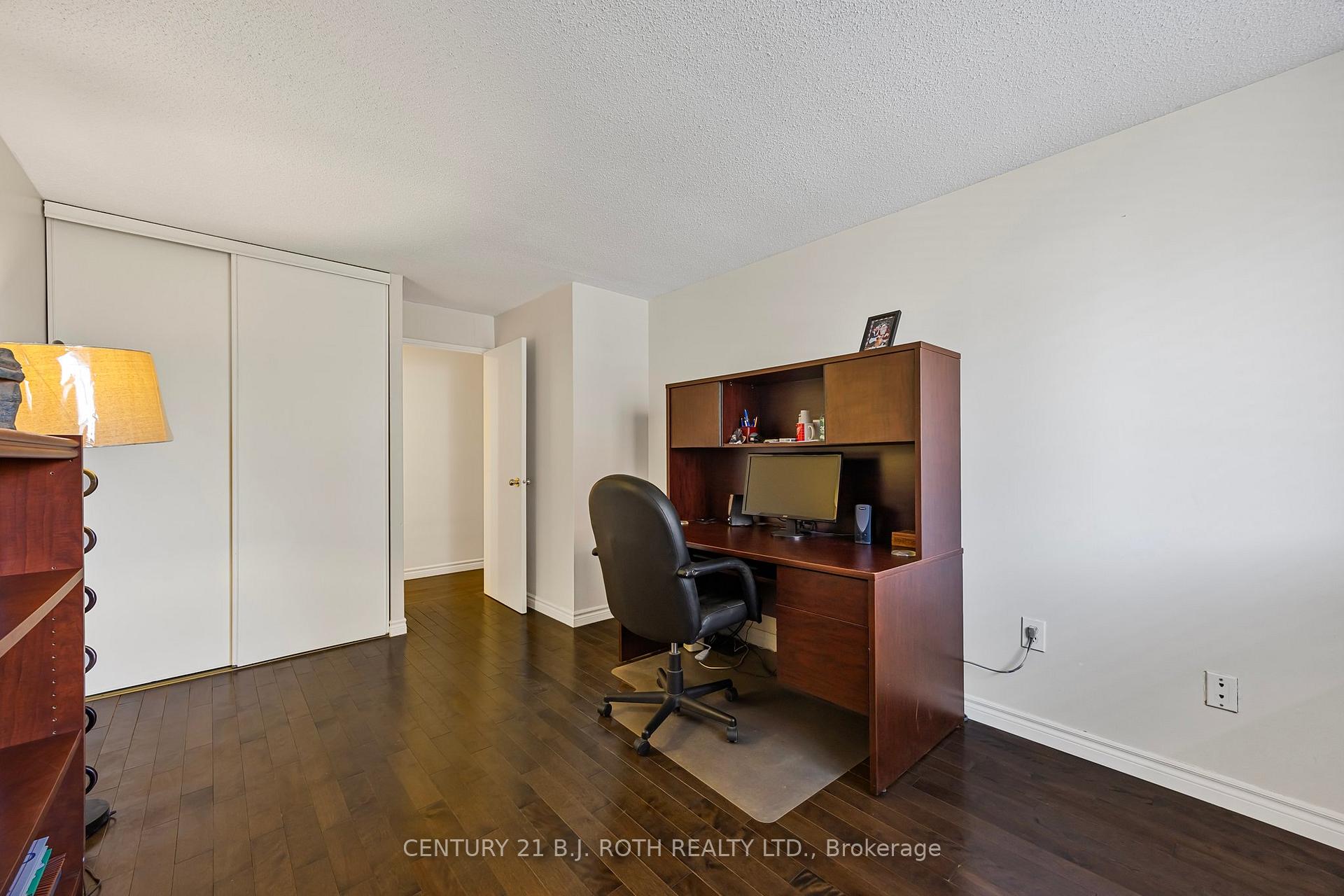 Photo 10 of Unit 32, 2 Albert Street, Barrie, North Shore — HOMEH