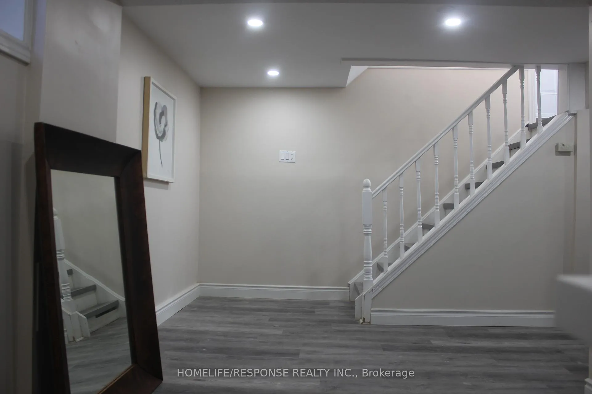 Photo 6 of Unit LOWER, 54 Gladstone Square, Brampton, Northgate — HOMEH