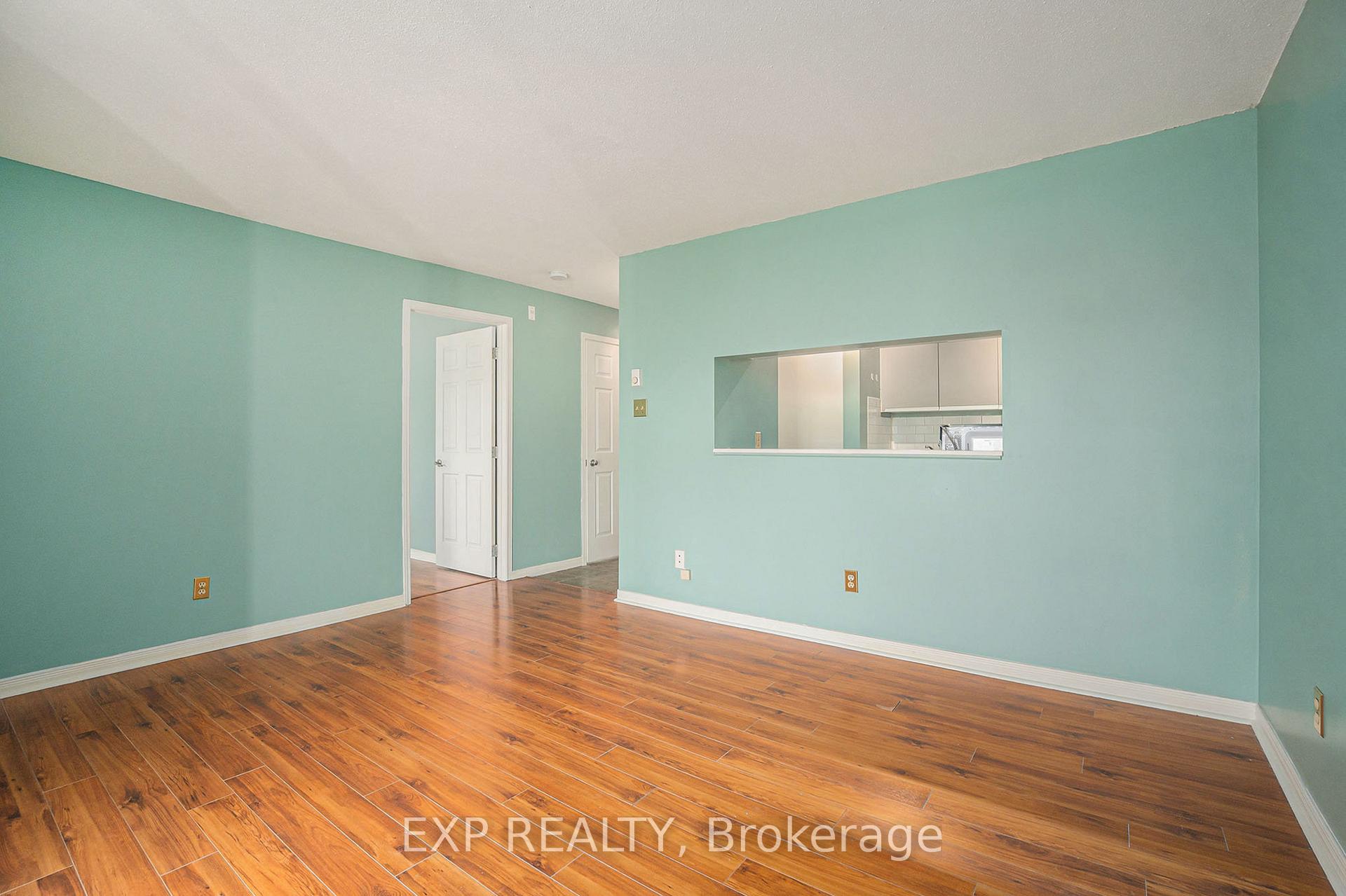 Photo 4 of Unit 210, 280 Brittany Drive, Ottawa, Viscount Alexander Park — HOMEH