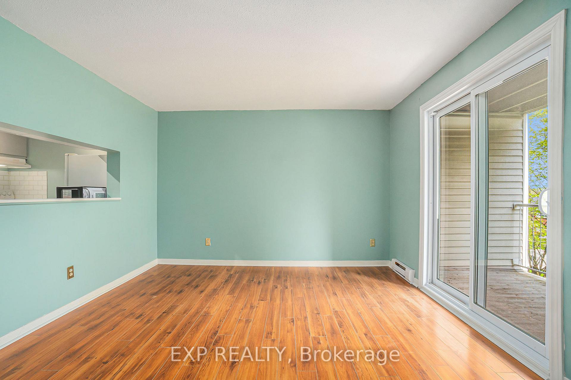 Photo 5 of Unit 210, 280 Brittany Drive, Ottawa, Viscount Alexander Park — HOMEH