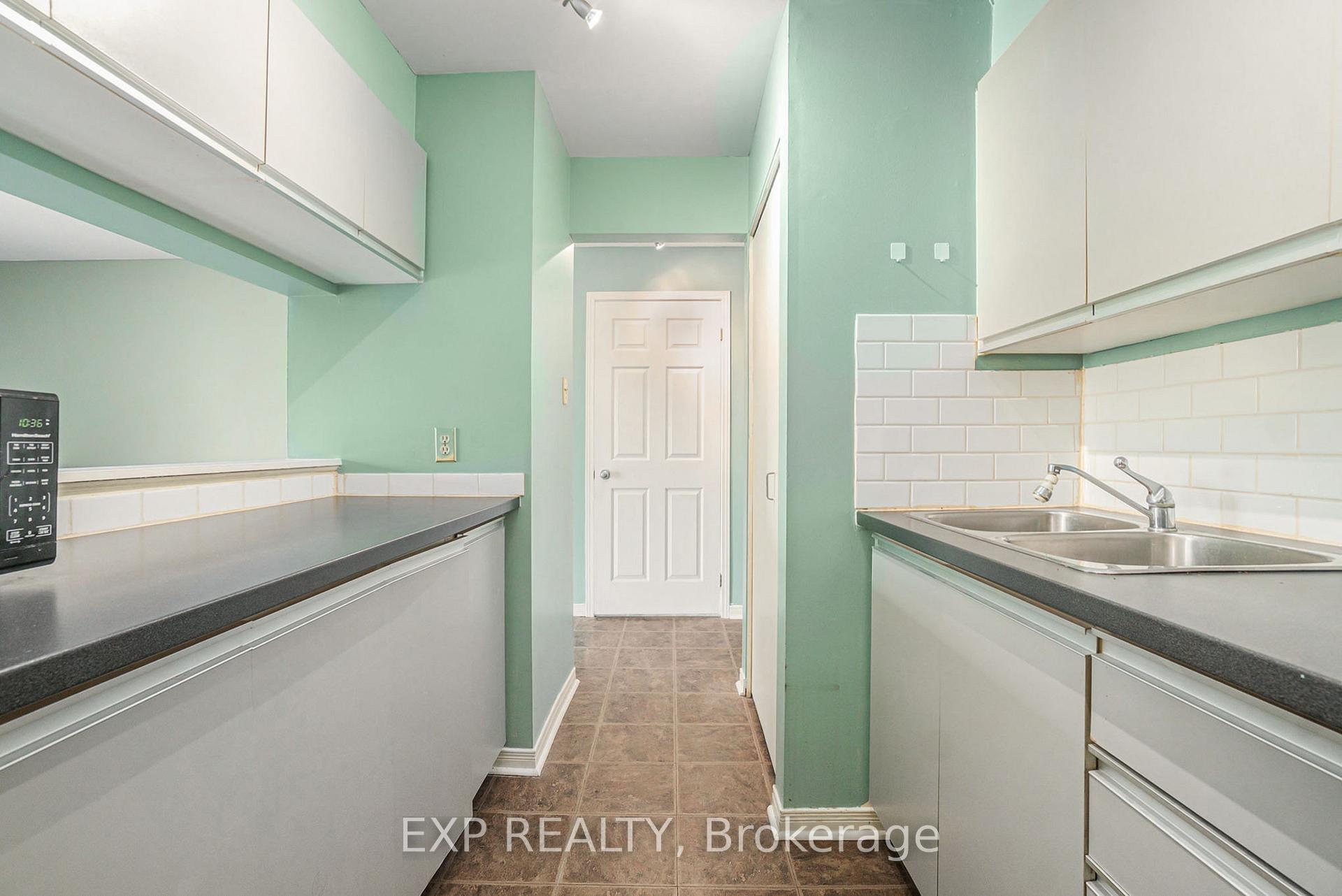 Photo 9 of Unit 210, 280 Brittany Drive, Ottawa, Viscount Alexander Park — HOMEH