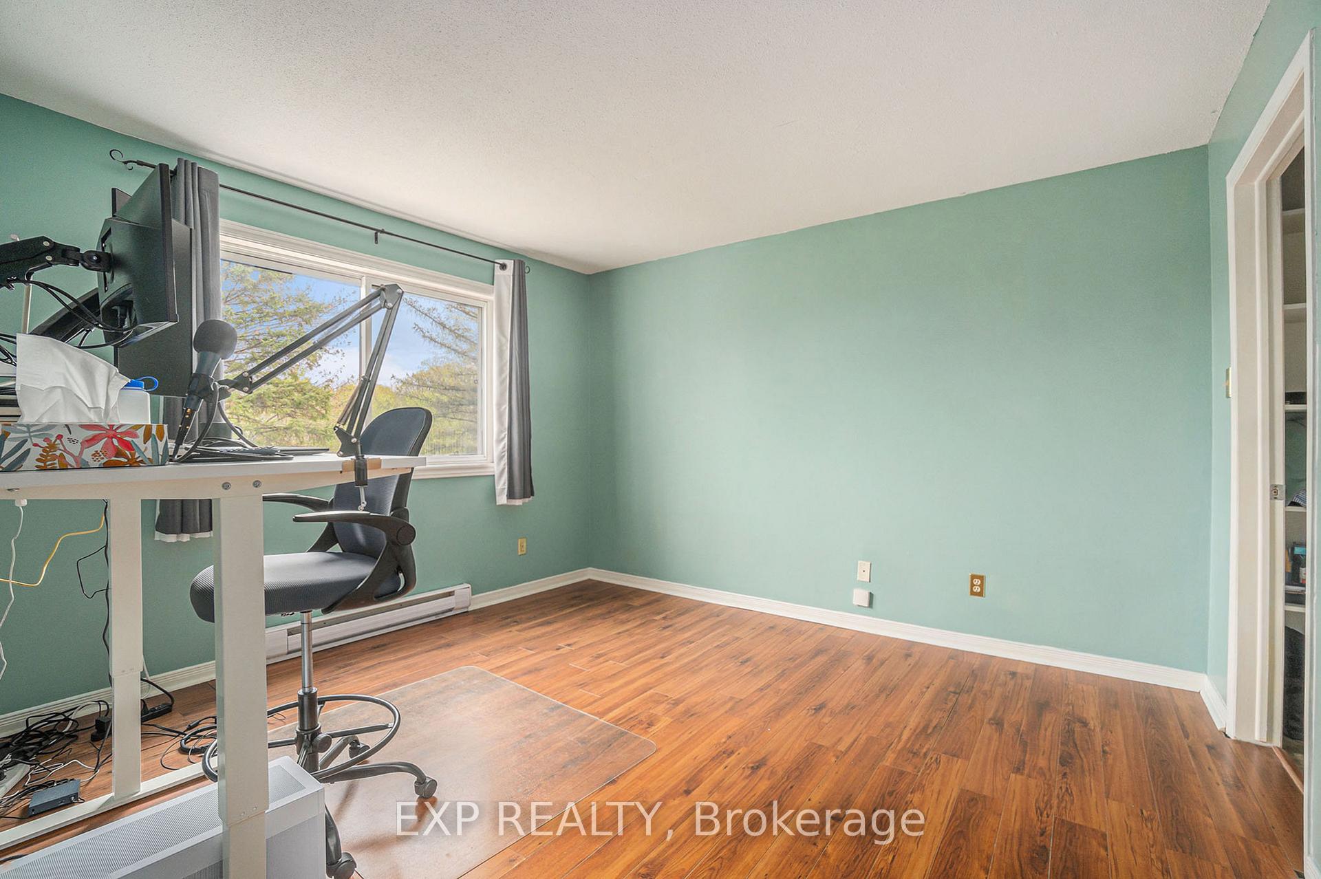 Photo 12 of Unit 210, 280 Brittany Drive, Ottawa, Viscount Alexander Park — HOMEH