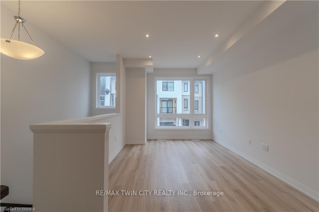 Photo 6 of Unit 23, 55 Tom Brown Drive, Brant, Paris — HOMEH