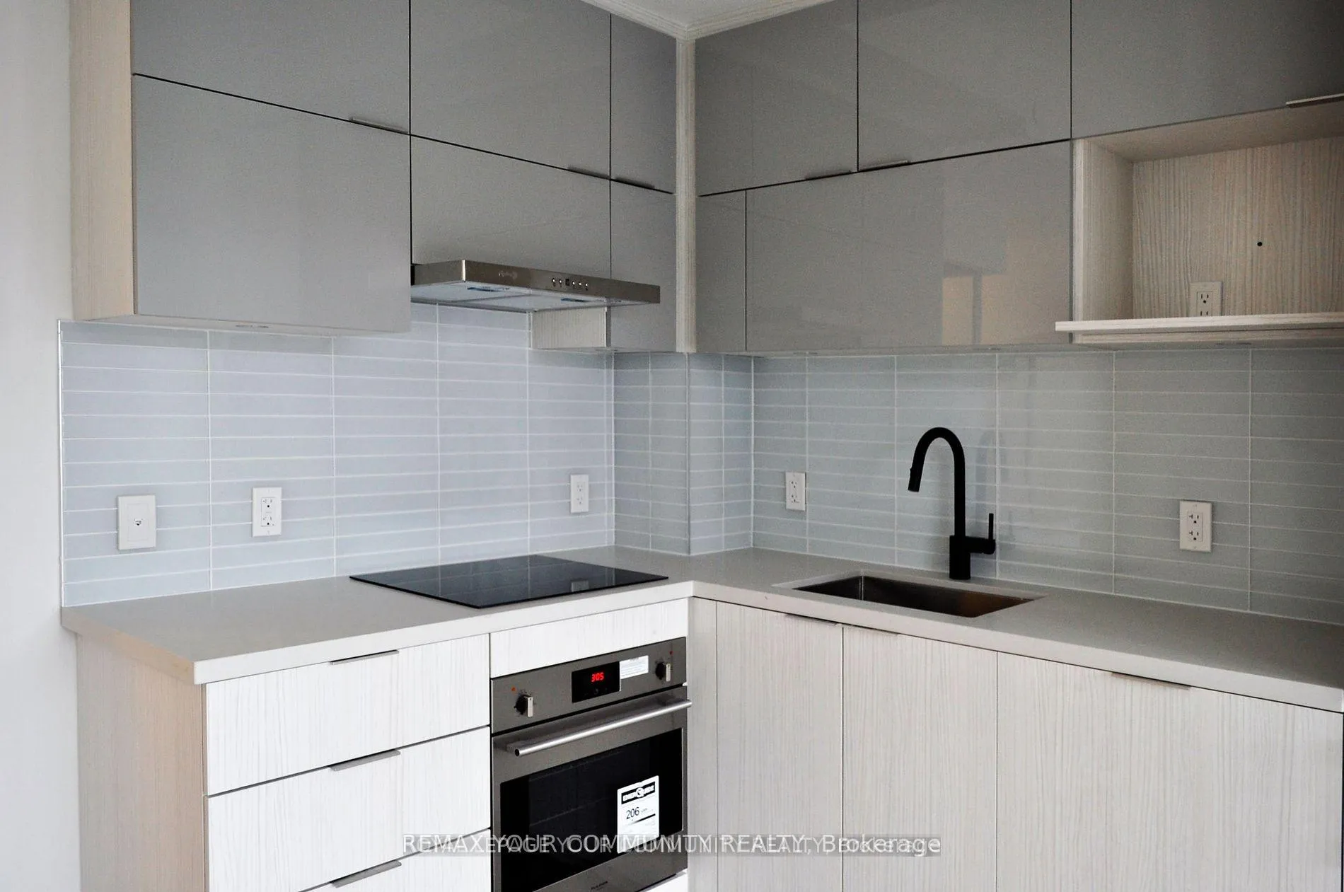 Photo 7 of Unit 904, 10 Rouge Valley Drive, Markham, Unionville — HOMEH