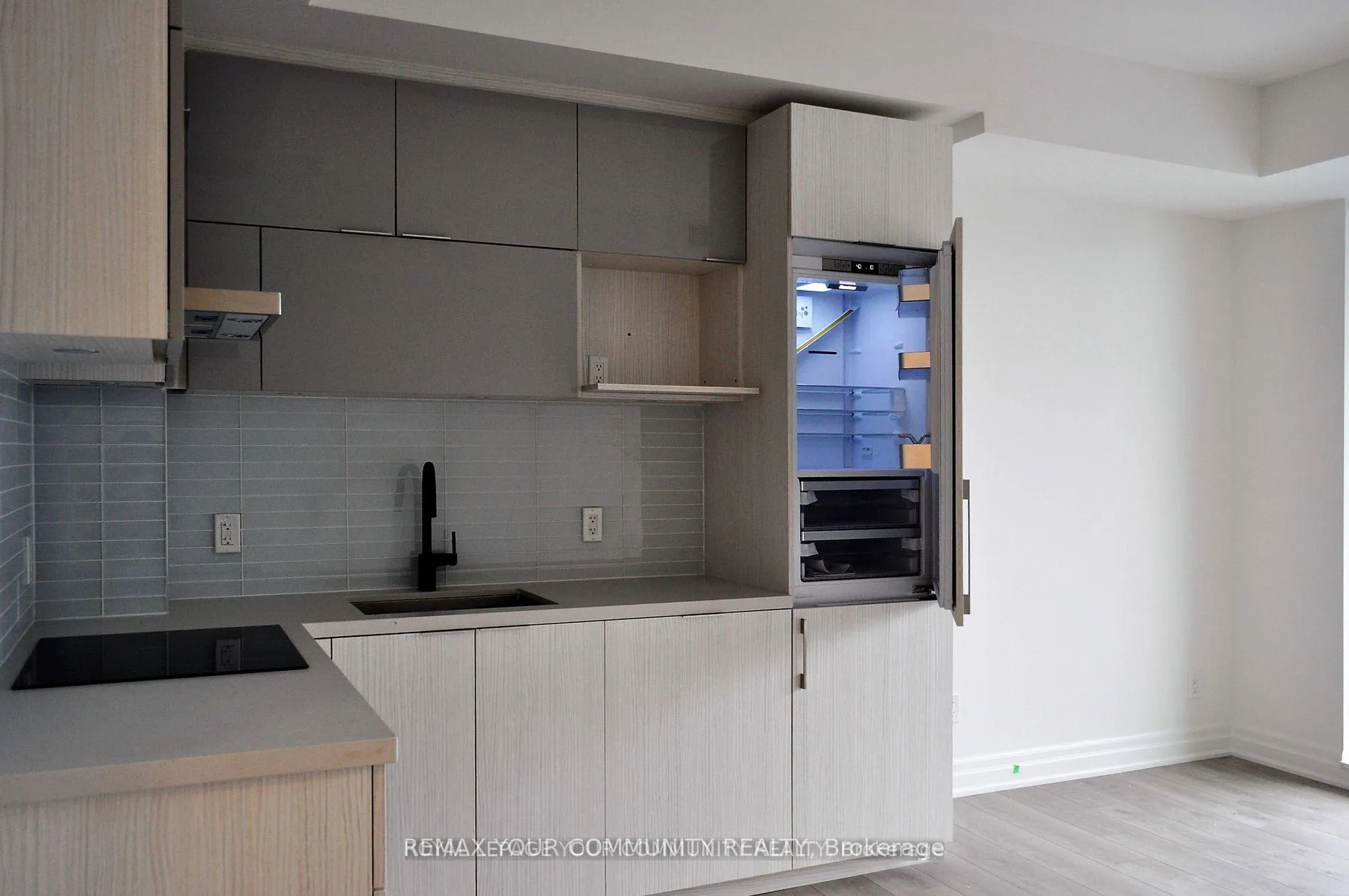 Photo 8 of Unit 904, 10 Rouge Valley Drive, Markham, Unionville — HOMEH